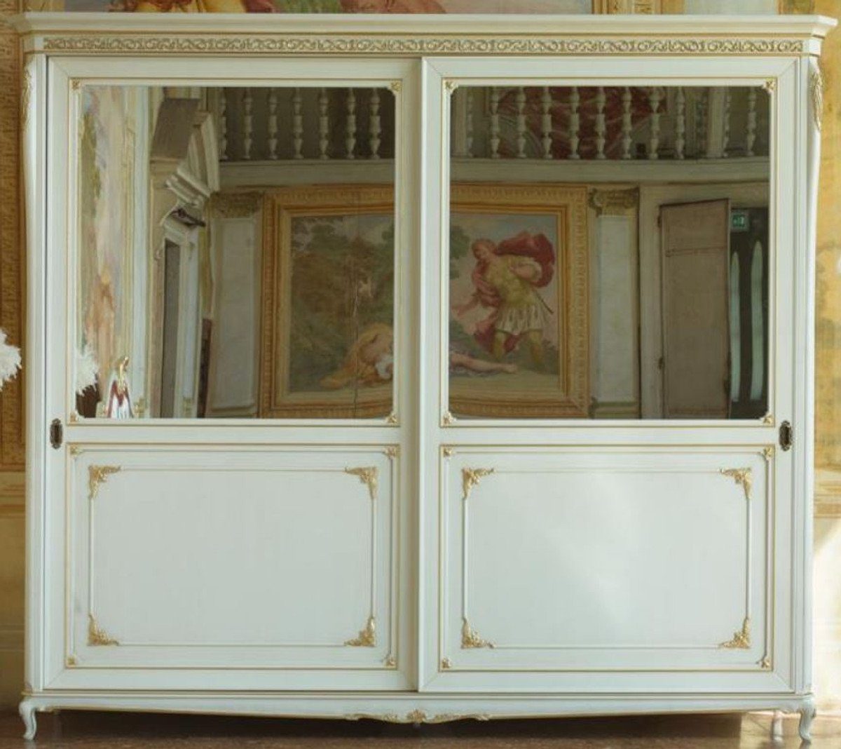 Casa Padrino Kleiderschrank Luxus Barock Schlafzimmerschrank Weiß / Gold 290 x 68 x H. 254 cm - Kleiderschrank mit 2 verspiegelten Schiebetüren - Edel & Prunkvoll