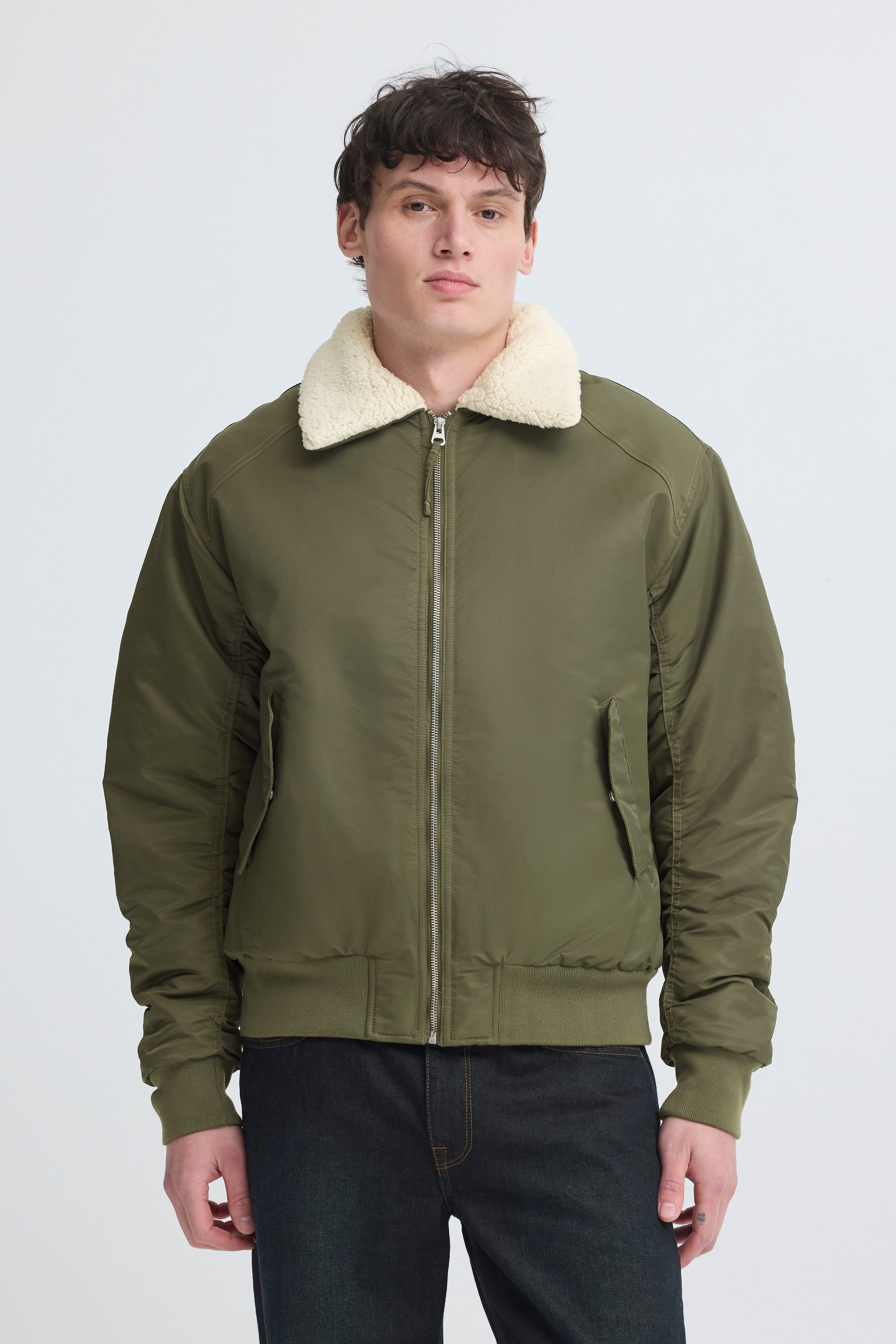 Blend Bomberjacke BHGATLIN BOMBER JKT Kunstfaser, loose fit