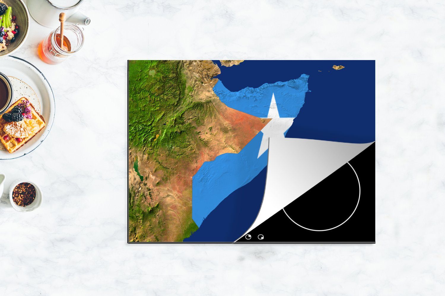 Ceranfeldabdeckung cm, (1 darüber, tlg), 70x52 Satellitenbild Herdblende-/Abdeckplatte des mit nutzbar, der Somalia Vinyl, Flagge Arbeitsfläche MuchoWow Mobile Landes von