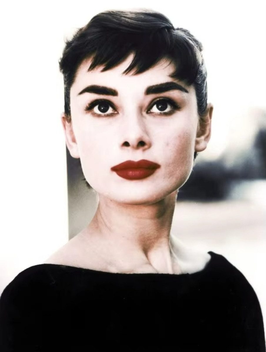 TPFLiving Kunstdruck (OHNE RAHMEN) Poster - Leinwand - Wandbild, Audrey Hepburn Vintage Schwarz-Weiß Klassischer Filmstar Leinwand (Leinwandbild XXL), Farben: Schwarz, Weiß, Grau, Rosa, Rot, Lila -Größe: 20x30cm