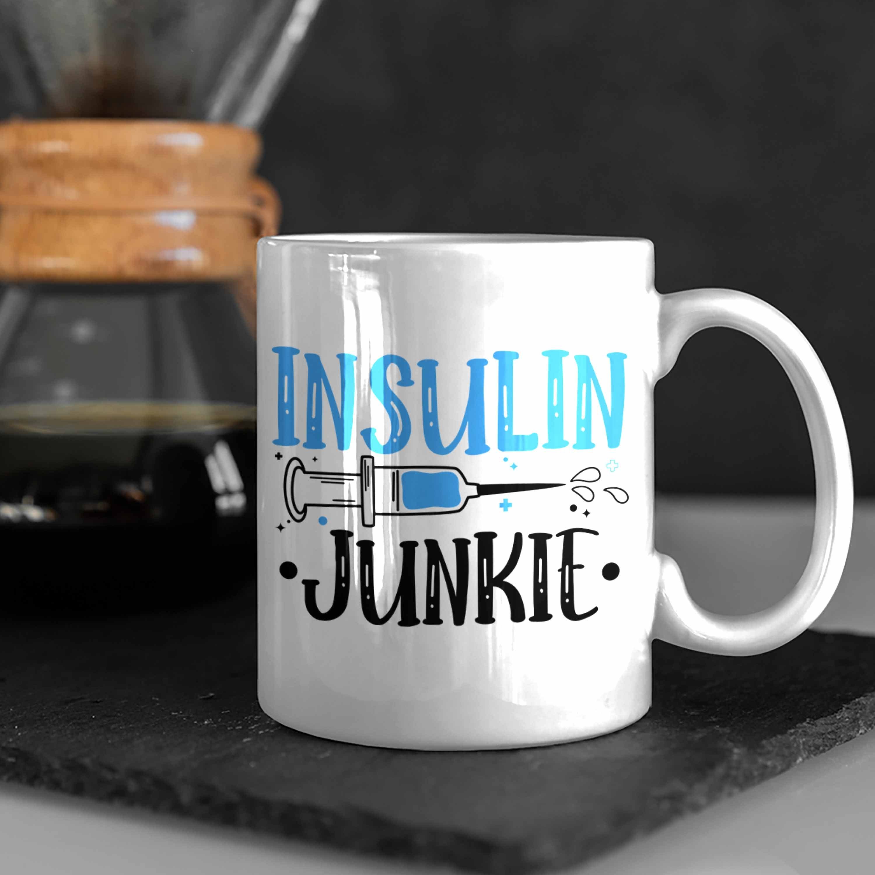 Trendation Tasse Insulin Zucker Tasse Weiss - Geschenk Spruch Lustiger Diabetiker Patient Diabetis Junkie Trendation