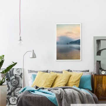 Sinus Art Poster Landschaftsfotografie 60x90cm Poster Nebel über See bei Sonnenaufgang