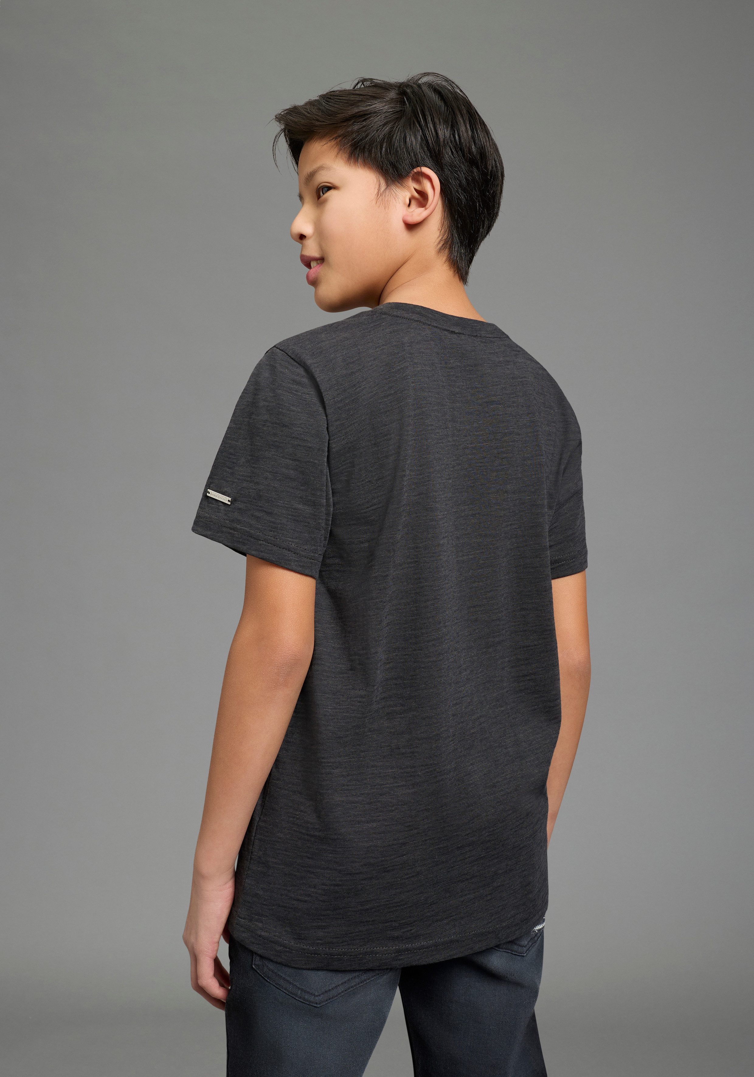 Bruno Banani T-Shirt Shirt in Melangeware und Logo-Print für Jungen Basic Passform, Kurzarm, Rundhalsausschnitt, aus Baumwolle