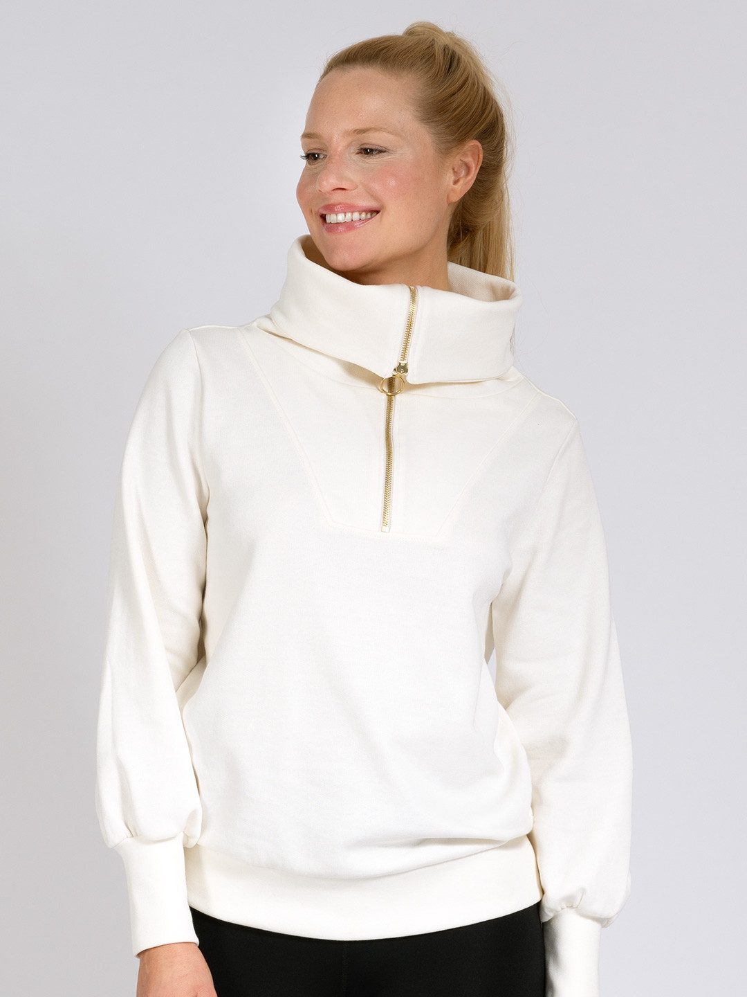 Magadi Yoga & Relax Shirt Nora Troyer aus Sweat-Stoff, mit Reißverschluß