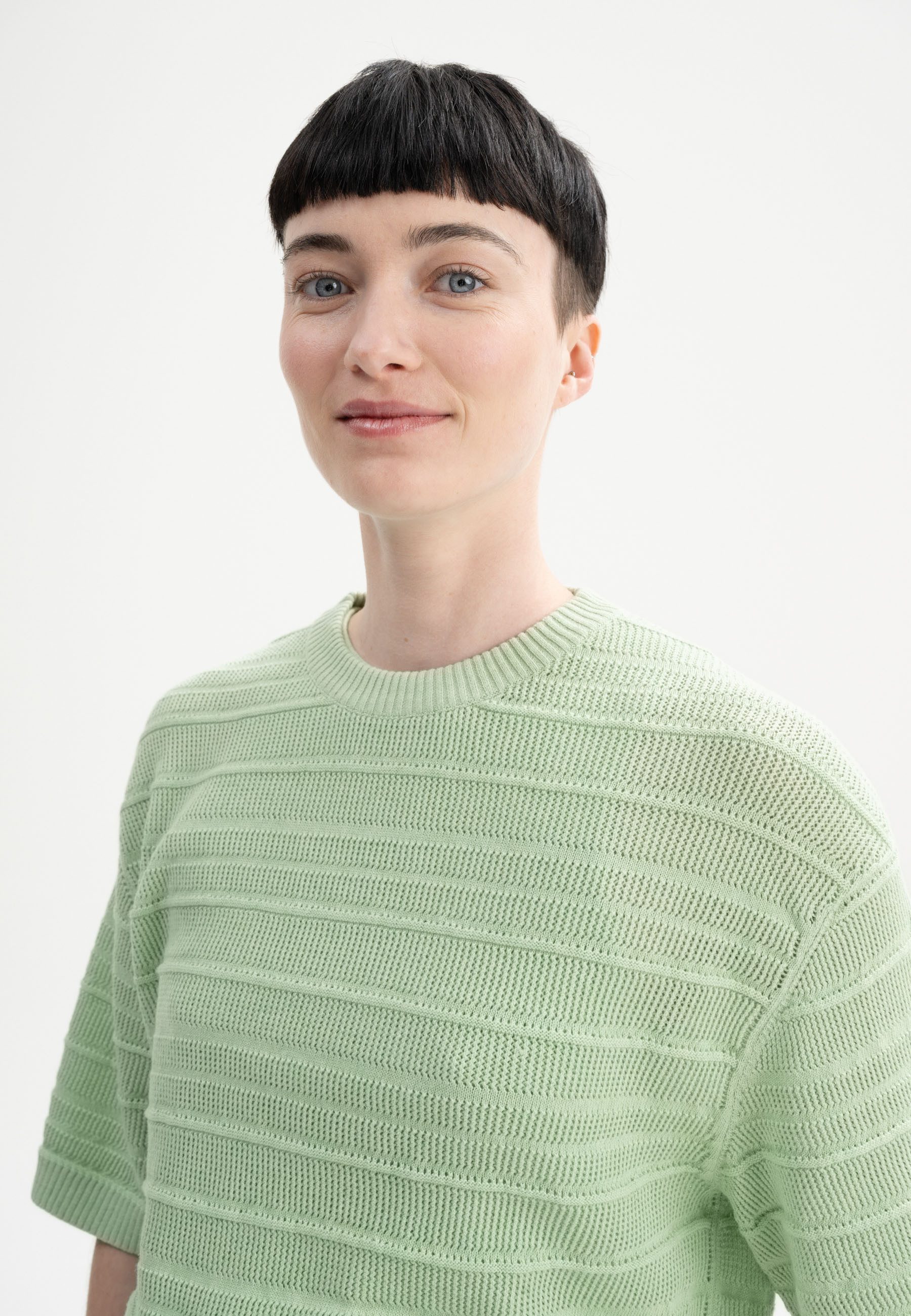 MELA Kurzarmshirt Strukturiertes Strick T-Shirt Style AROHI Kurze Ärmel