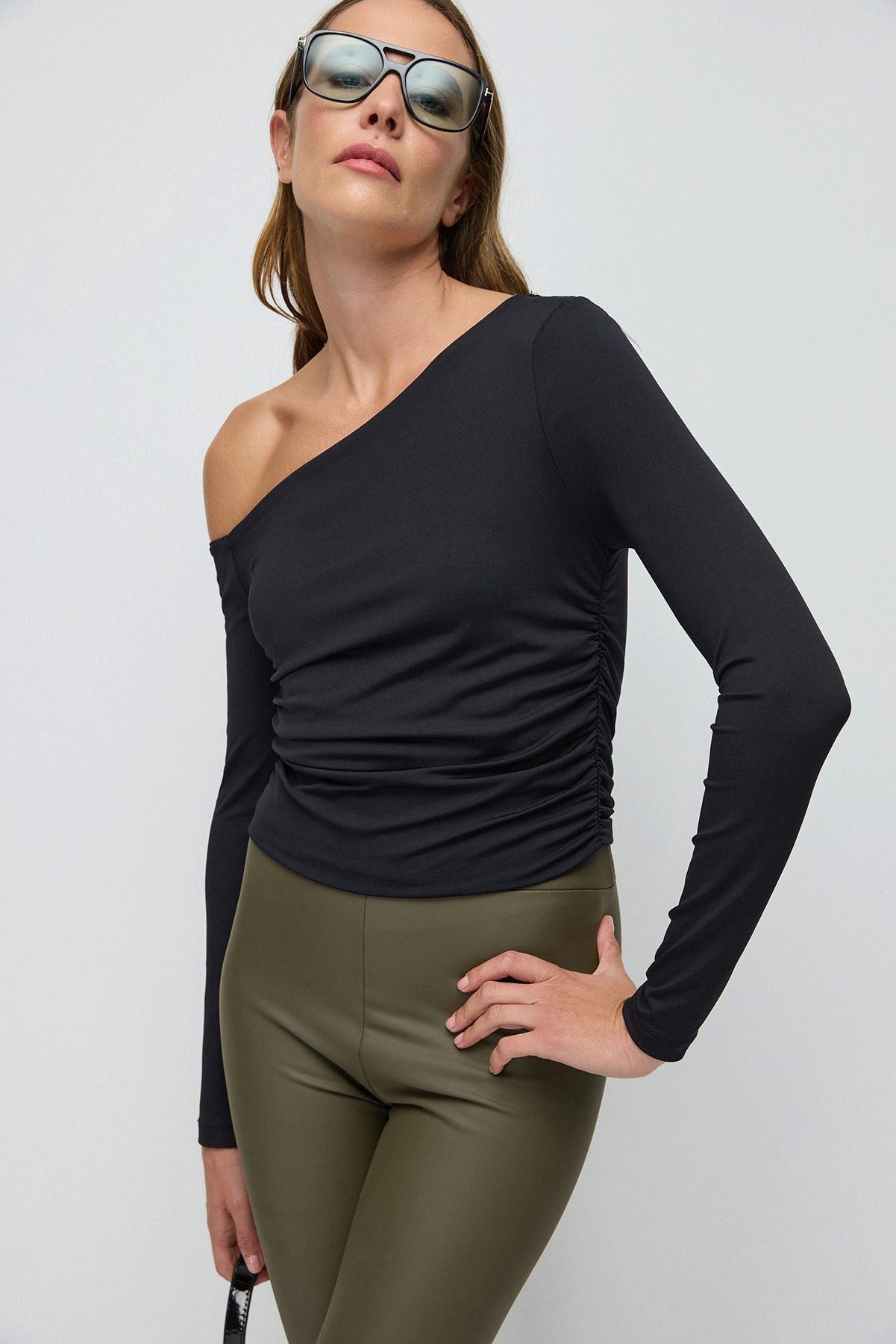 No Matter What Blusentop Basic-Bluse mit asymmetrischem Ausschnitt