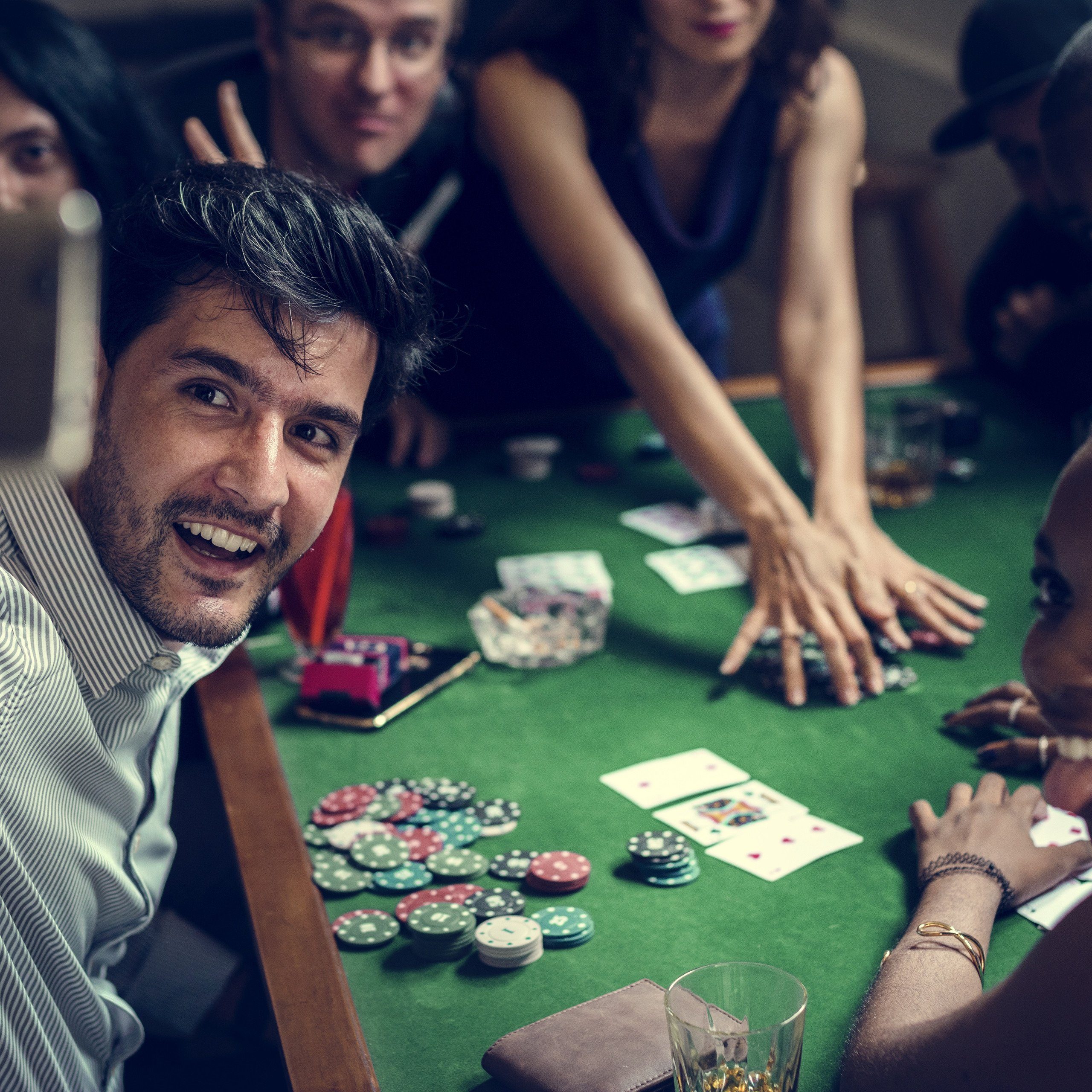 relaxdays Spiel Pokerkoffer mit 300 Laserchips