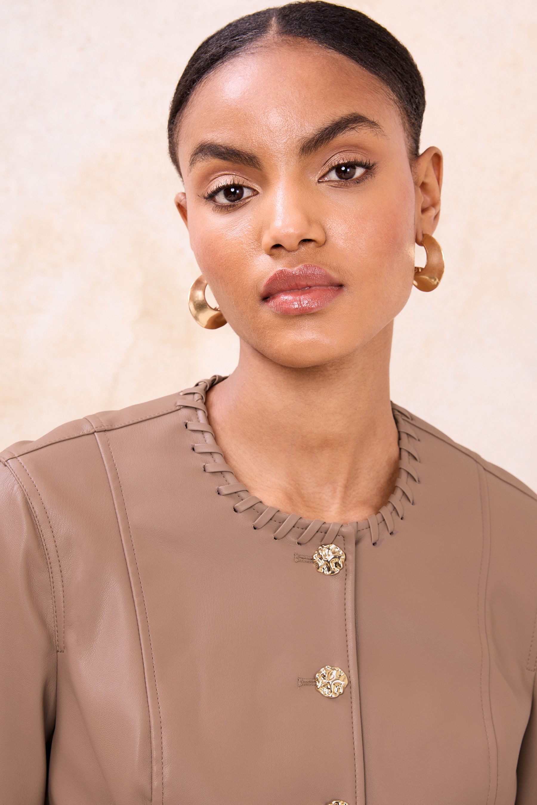 LIPSY Kurzjacke Lipsy Kragenlose Jacke, Regular (1-St)