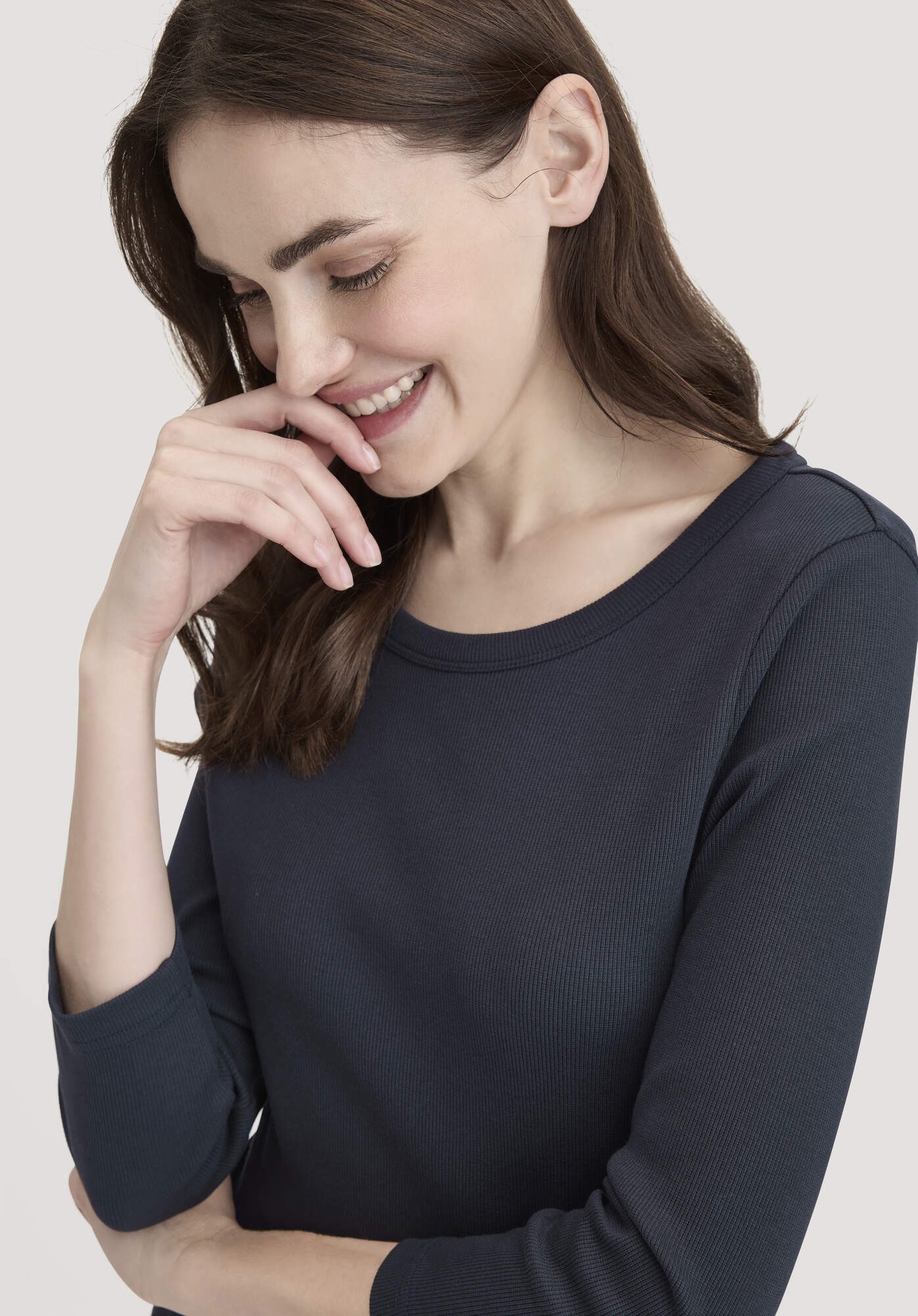 Hessnatur Jerseykleid Midi Slim aus Bio-Baumwolle (1-tlg)