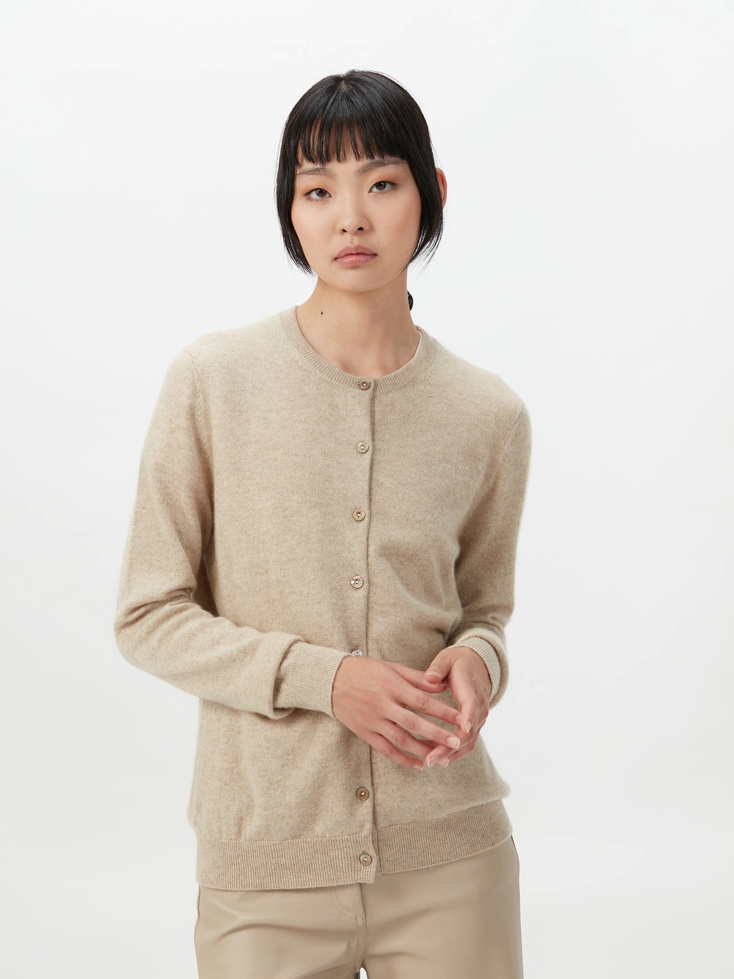 GOBI Cashmere Cardigan Naturfarbe Basic B-Ausschnitt Kaschmirstrickjacke