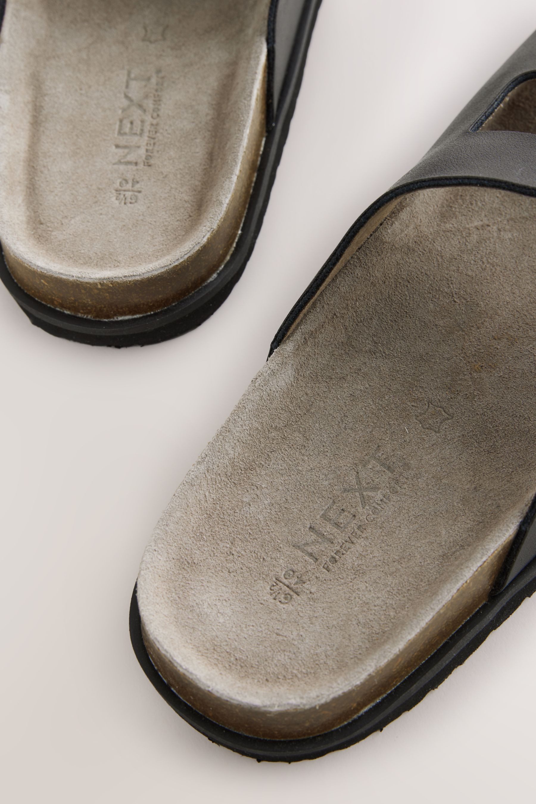 Next Forever Comfort® Fußbettsandalen mit zwei Riemen Sandale (1-tlg)