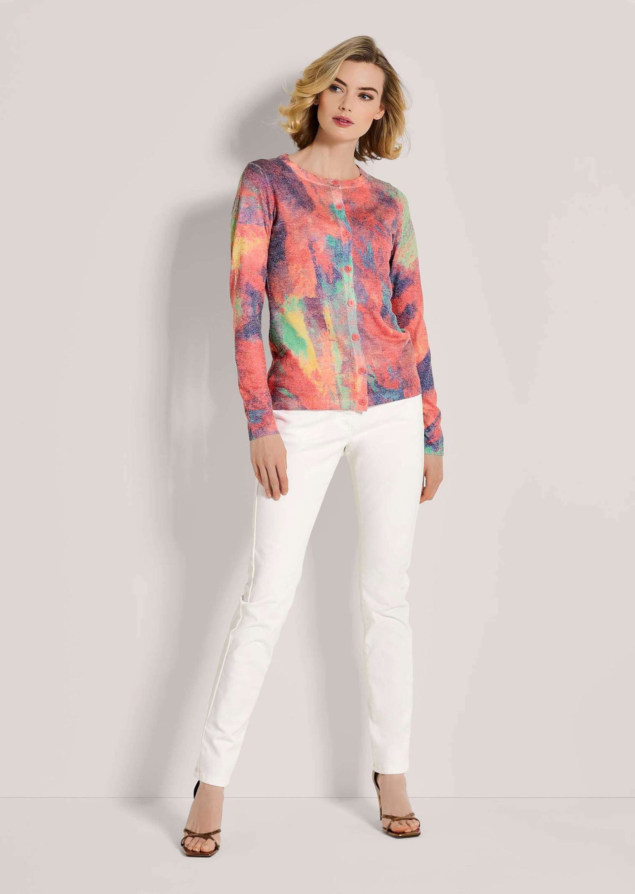 MADELEINE Strickjacke Lässige Sommerjacke mit einzigartigem Druck Kragenlos günstig online kaufen