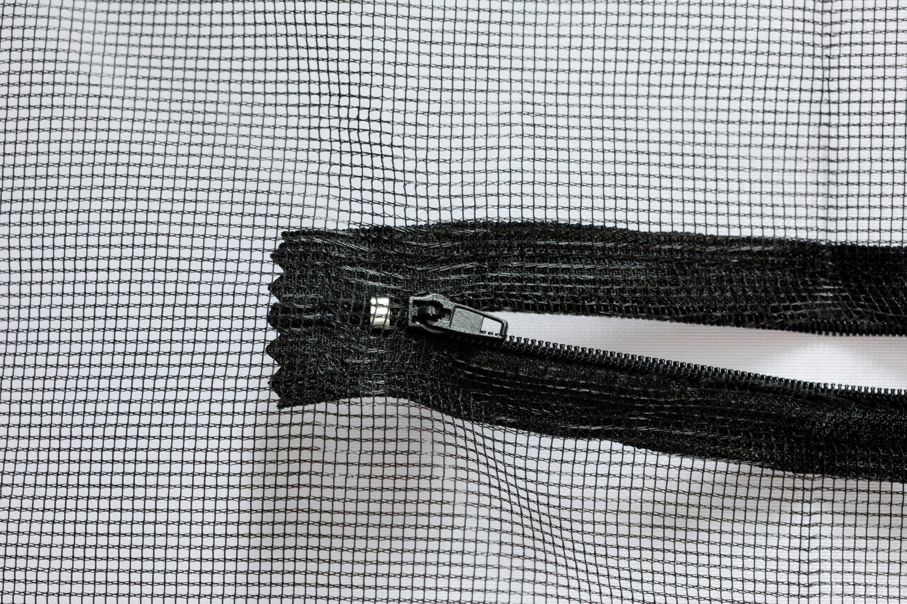 SCHELLENBERG Fliegengitter-Gewebe für Dachfenster mit Reißverschluss, (Set, 10-St), Insektenschutz ohne bohren, 150 x 180 cm, anthrazit und weiß