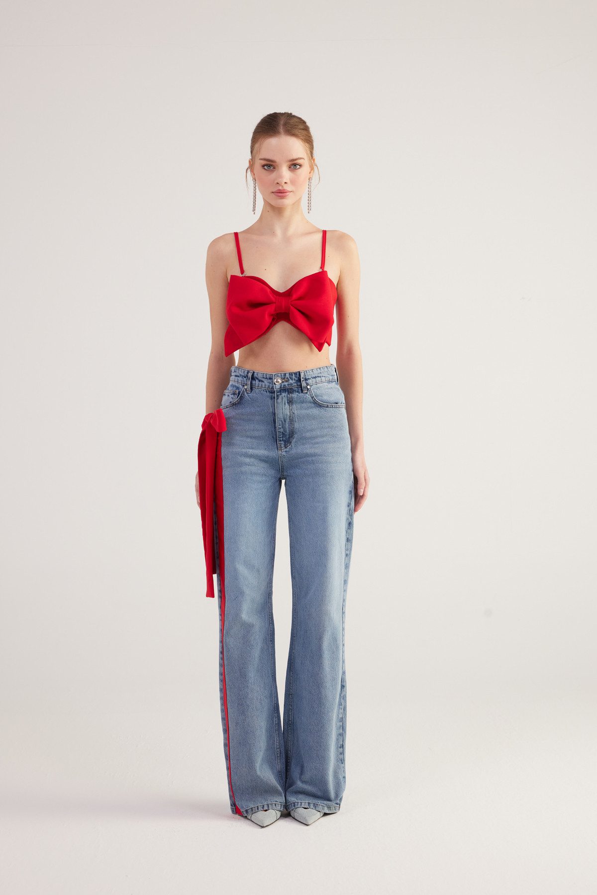 HOLLY LOLLY Bequeme Jeans Hochtaillierte Jeans mit Banddetails