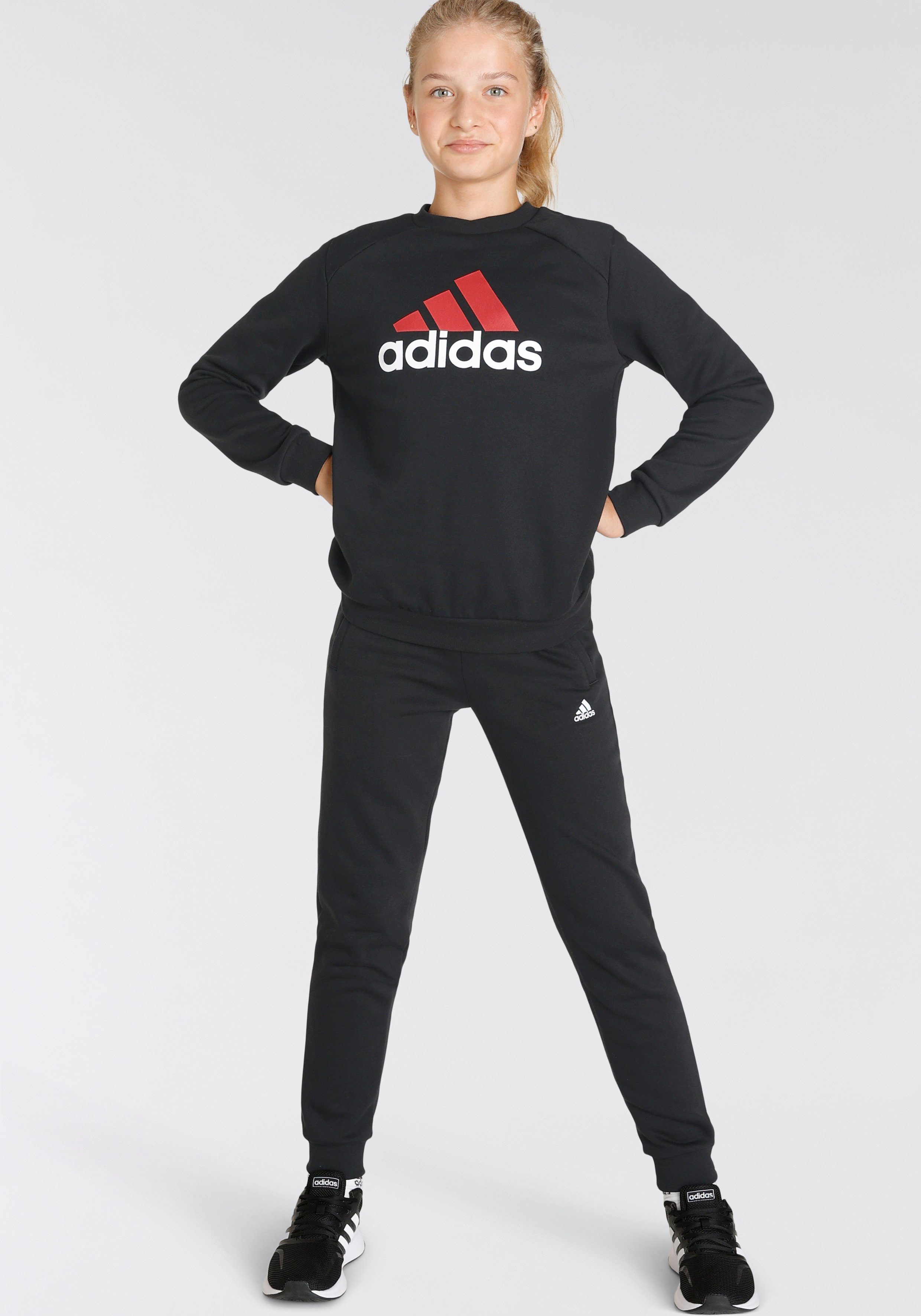 BIG / adidas (2-tlg) LOGO JOGGINGANZUG Sportswear Scarlet Trainingsanzug White Black ESSENTIALS KIDS Better /