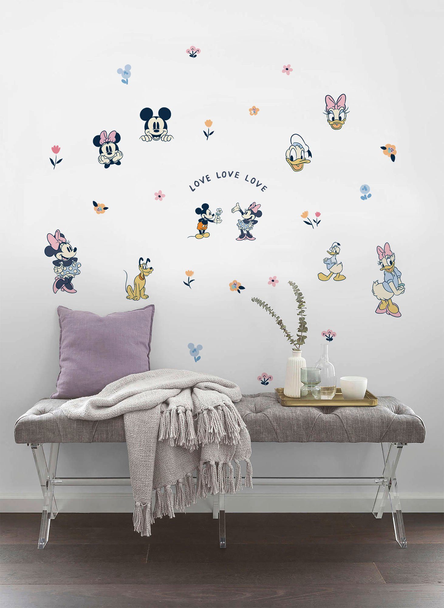 Komar Wandtattoo Love Love Love - Größe 50 x 70 cm (40 St), selbstklebend, Wandsticker, Kinderzimmer