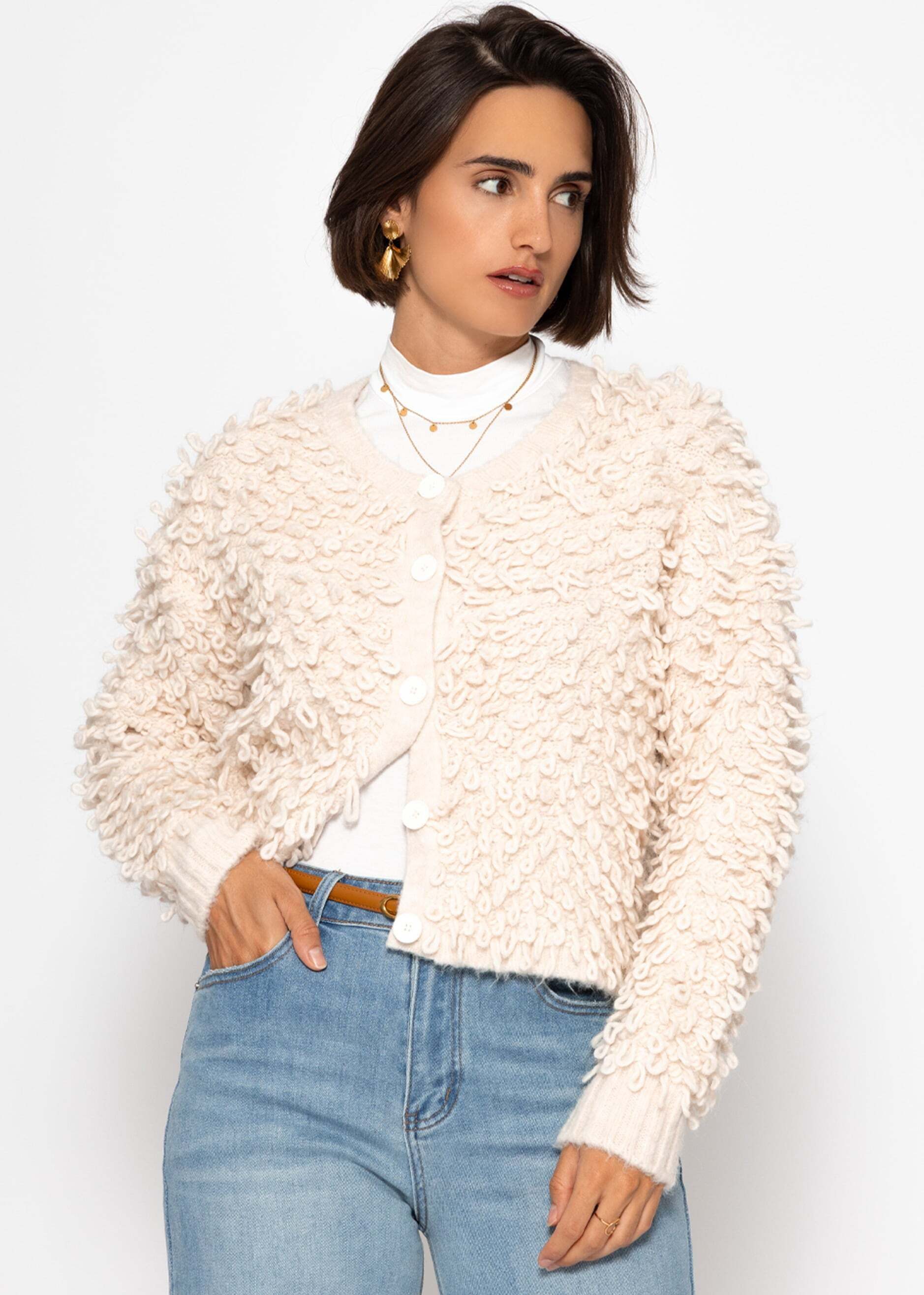 SASSYCLASSY Cardigan Strickjacke mit Loop-Struktur für Damen Kuschelige Jacke mit Knopfleiste und Rippbündchen Hellbeige Schwarz