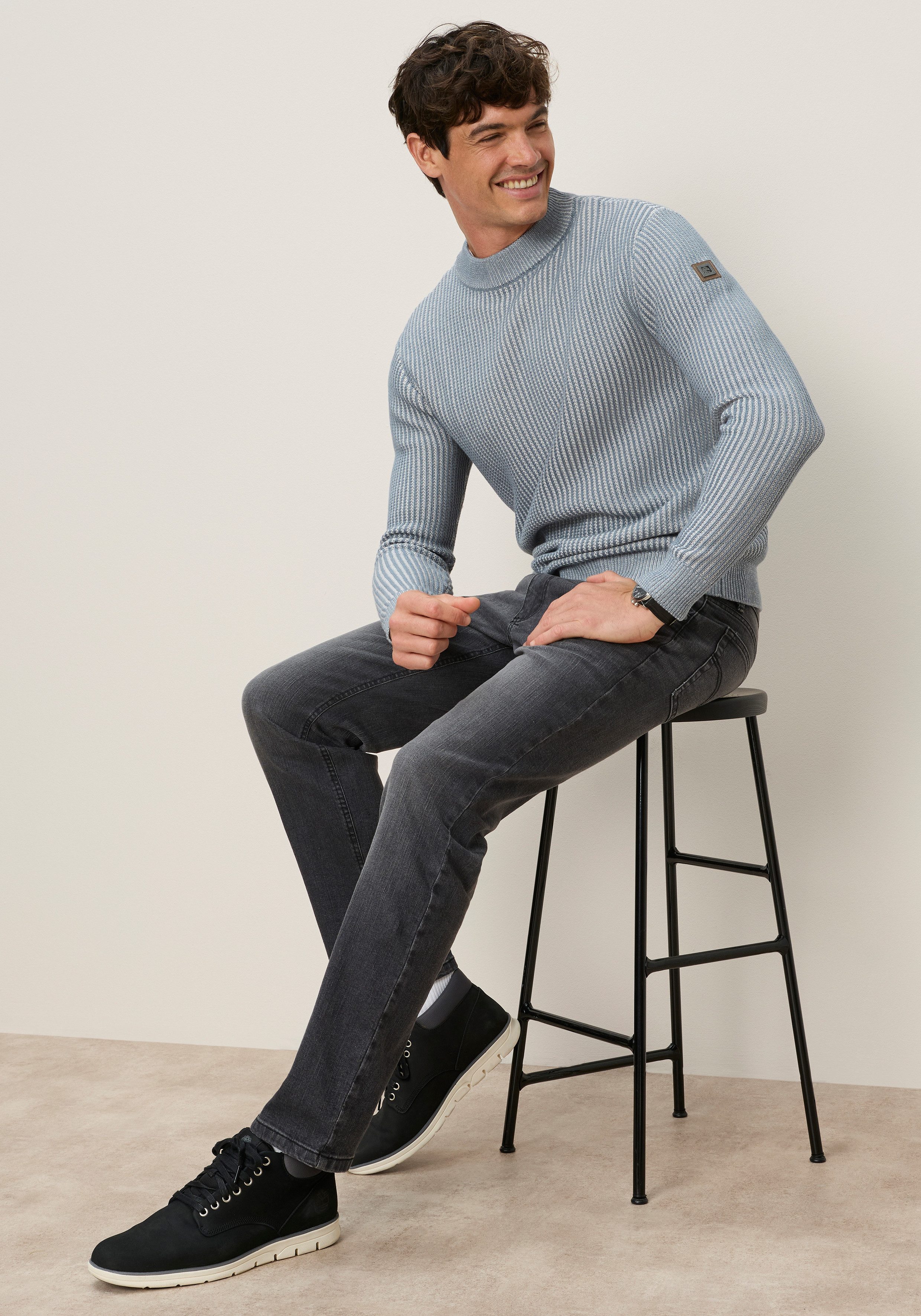 Zum Outfit 8