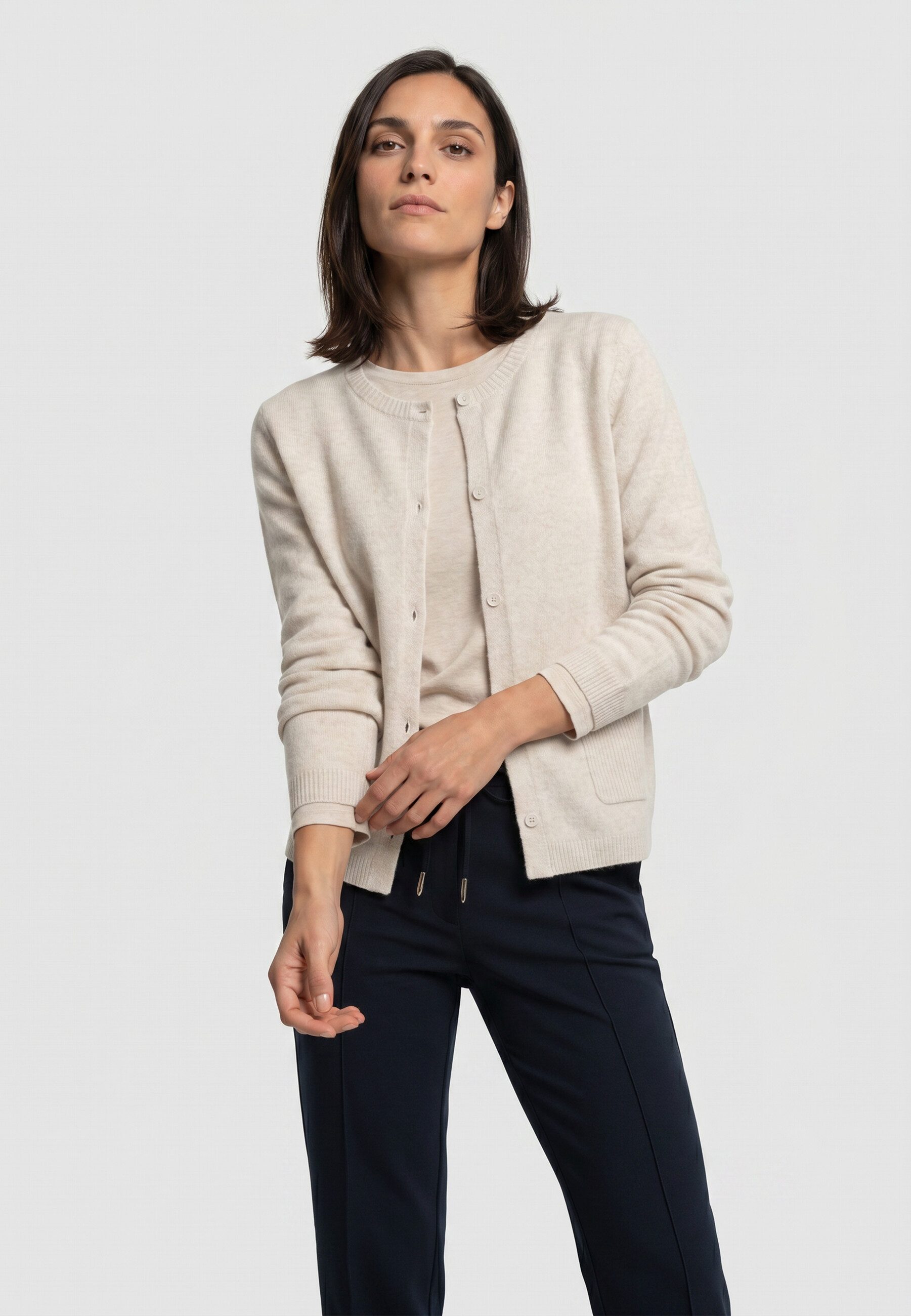 Olsen Cardigan mit Rundhalsausschnitt und aufgesetzten Taschen