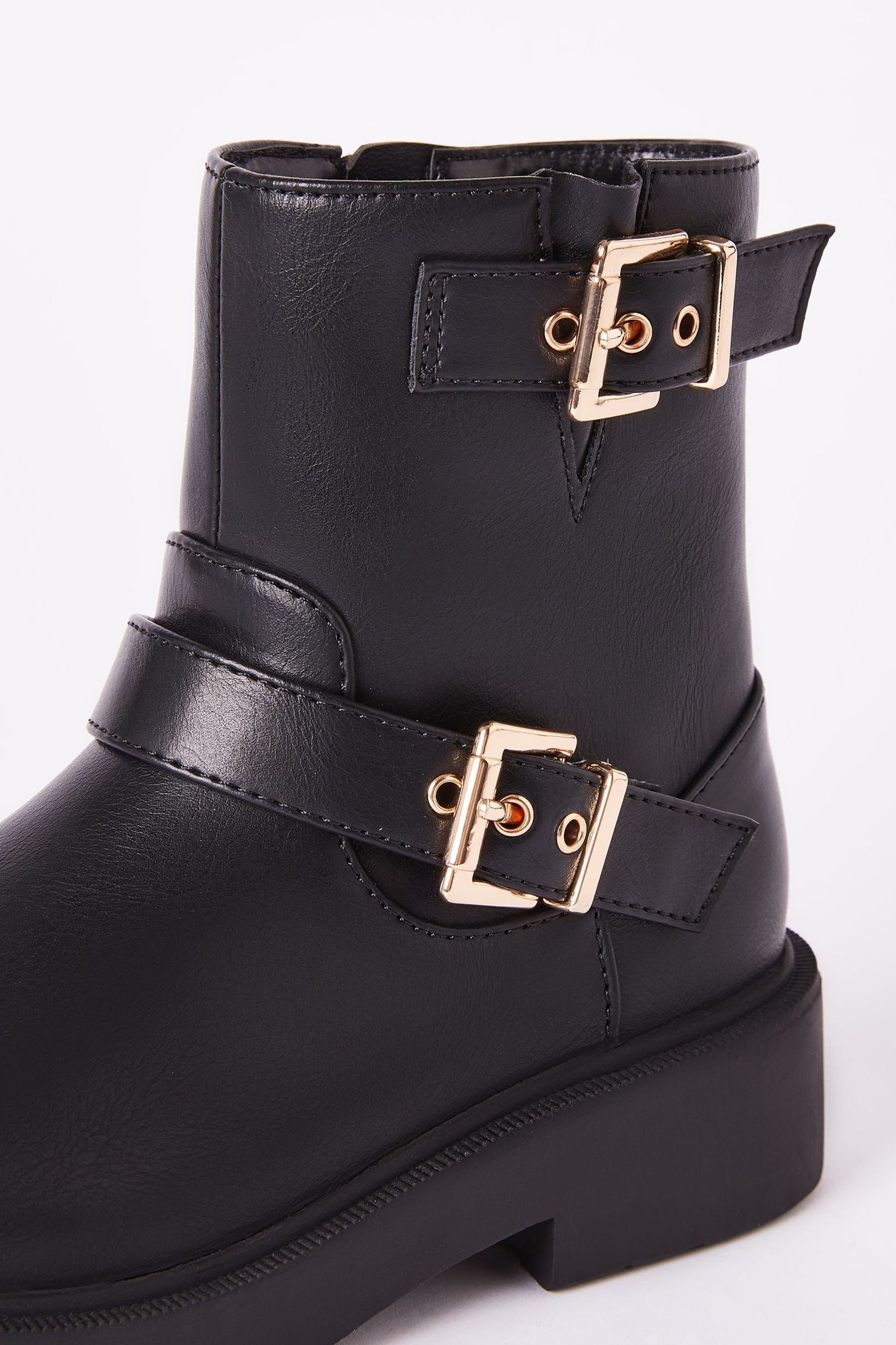 LIPSY Lipsy Flache Biker-Stiefeletten mit Schnalle Bikerboots (1-tlg)