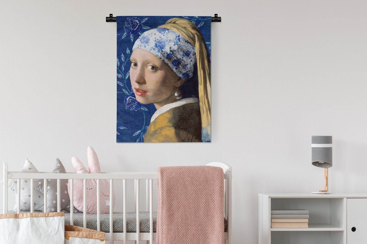 Delfter Wanddekoobjekt Vermeer an MuchoWow für Gemälde, - Tapisserie, Schlafzimmer der - - Deko Perlenohrring Wohnzimmer, - Mädchen Wand, Blumen Blau mit