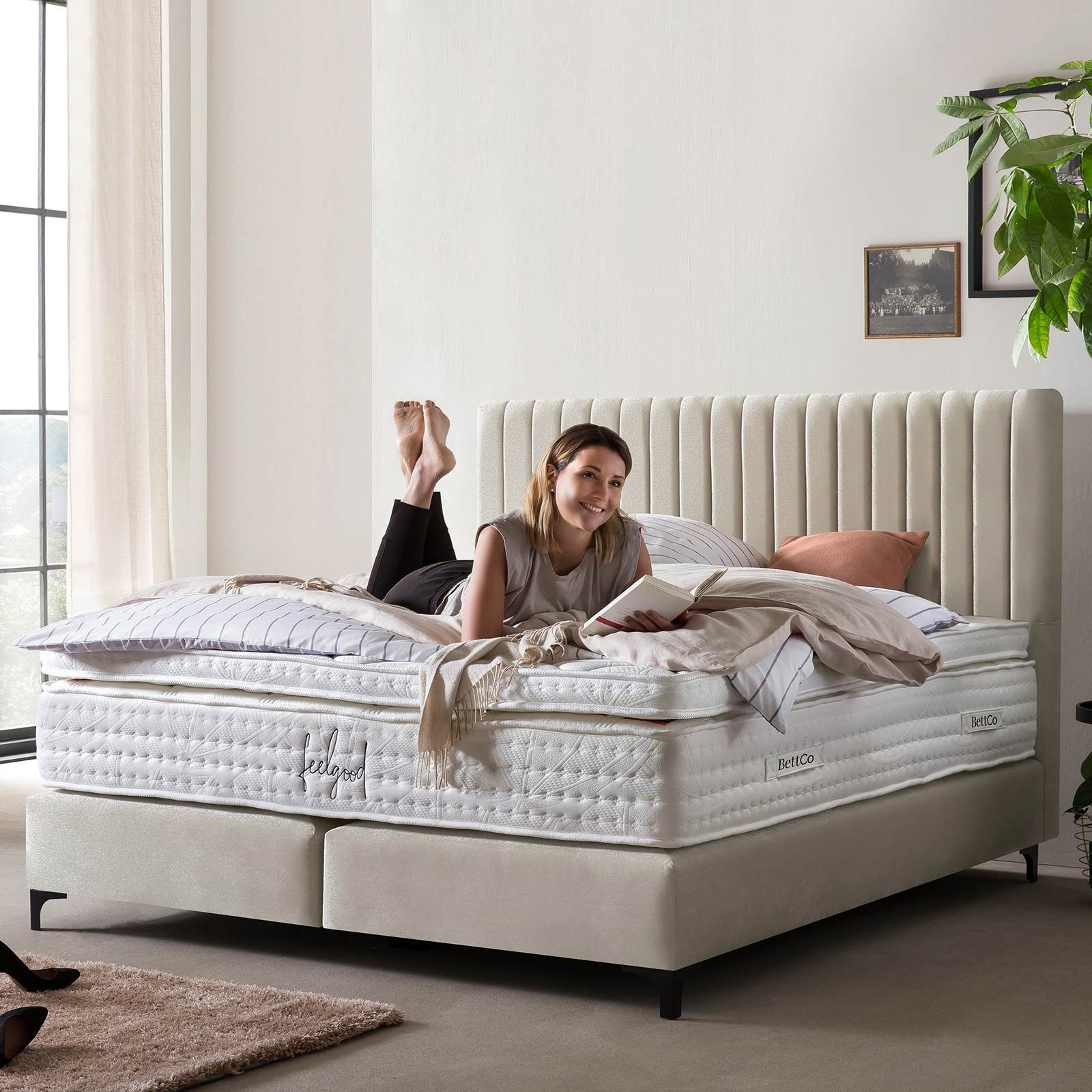 BettCo Creme Boxspringbett Schwarze + cm), 140 Metallfüße 200 Design (in Topper, Pfeifensteppung Samt, x optionaler Paris