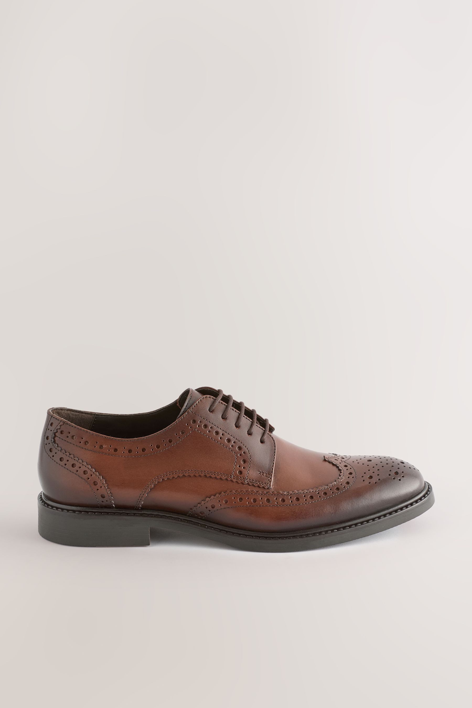 Derby-Brogues aus Leder Schnürschuh