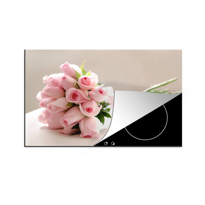 MuchoWow Herdblende-/Abdeckplatte Ein Blumenstrauß aus rosa Rosen auf einem weißen Tisch Vinyl (1 tlg) Ceranfeldabdeckung für die küche Induktionsmatte