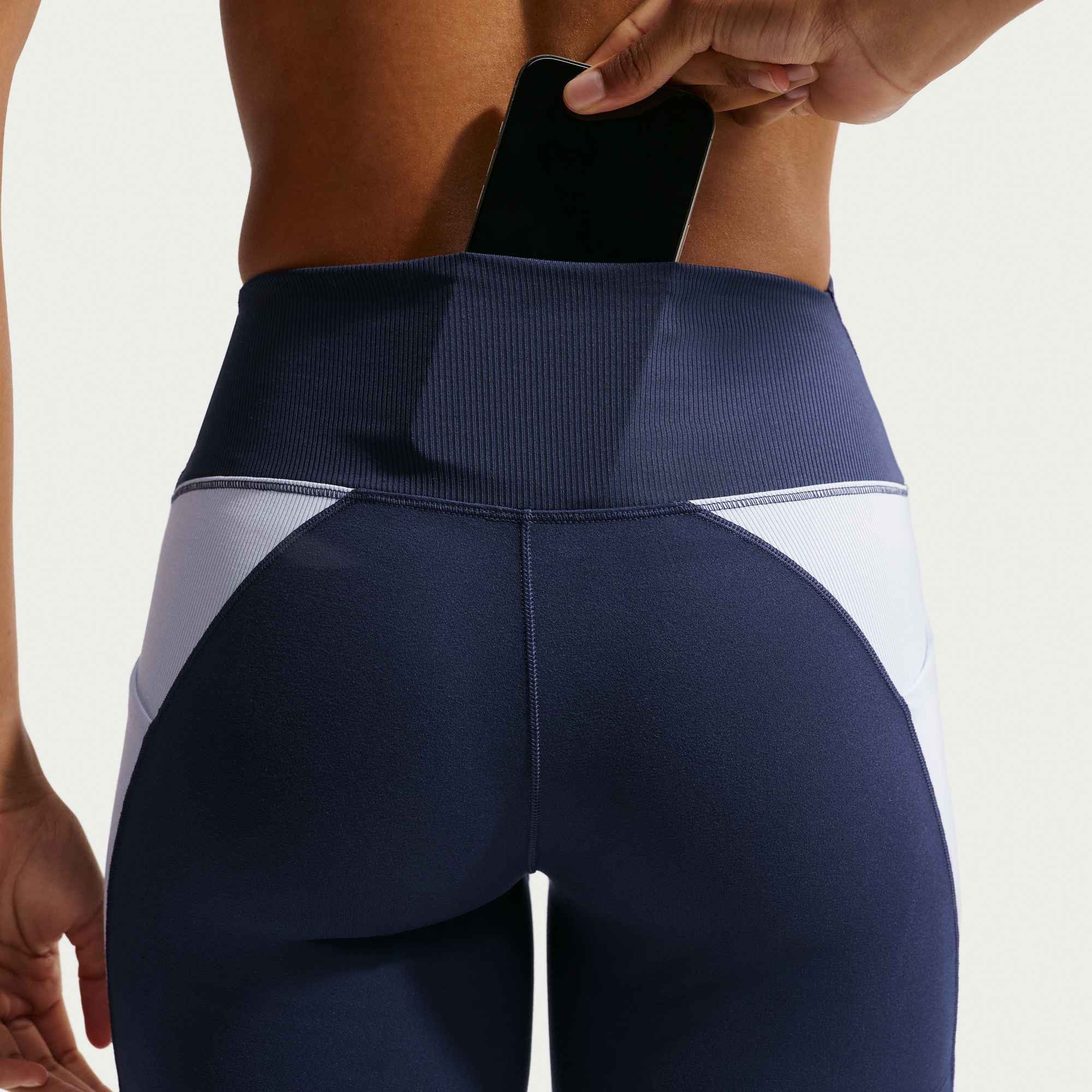 Nike Trainingsshorts W NK DF ONE HR 5IN SHORT B mit Dri-FIT-Technologie, schnell trocknendes Material