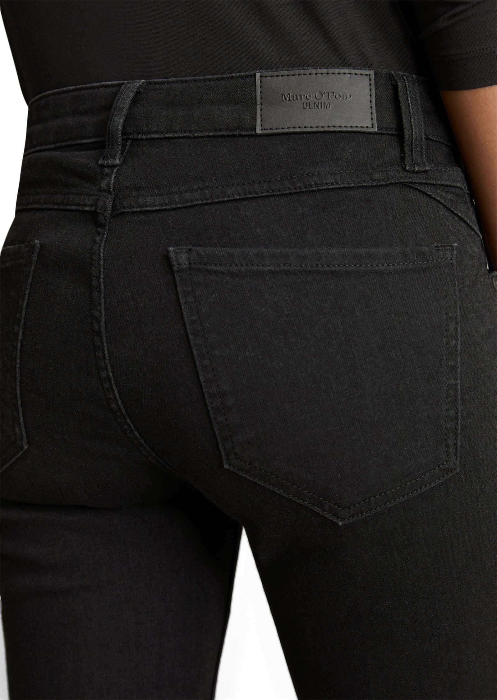 Marc O'Polo DENIM Bootcut-Jeans NELLA normale Leibhöhe, Slim Fit, superstretchigem Organic Cotton-Mix