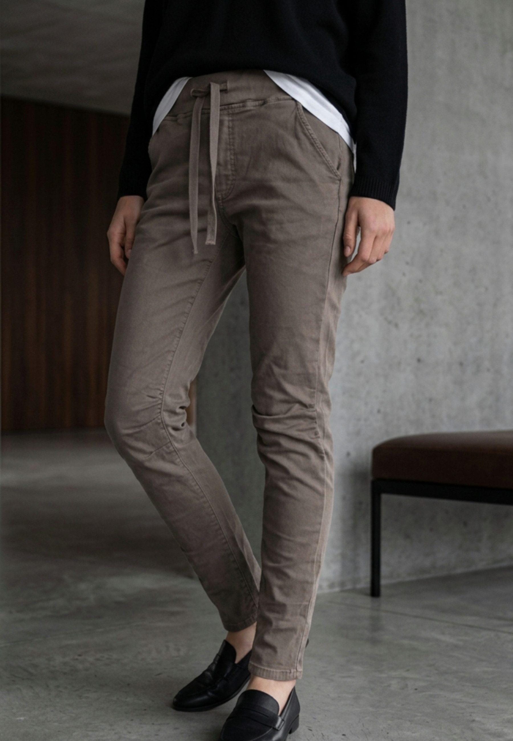 Andijamo-Fashion Schlupfhose URBAN CHILL JOGPANTS Hose Mid Waist- sitzt angenehm auf der Taillie