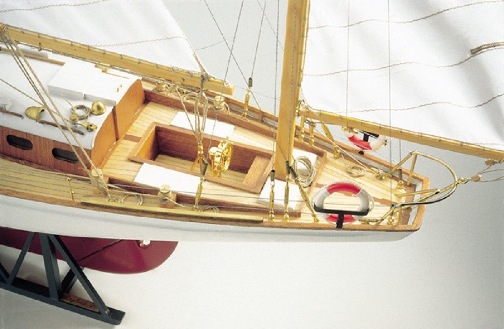 COREL Modellbausatz Corsaro II 1:24 Baukasten – Hochseeyacht mit Yawl-Takelung und Messing