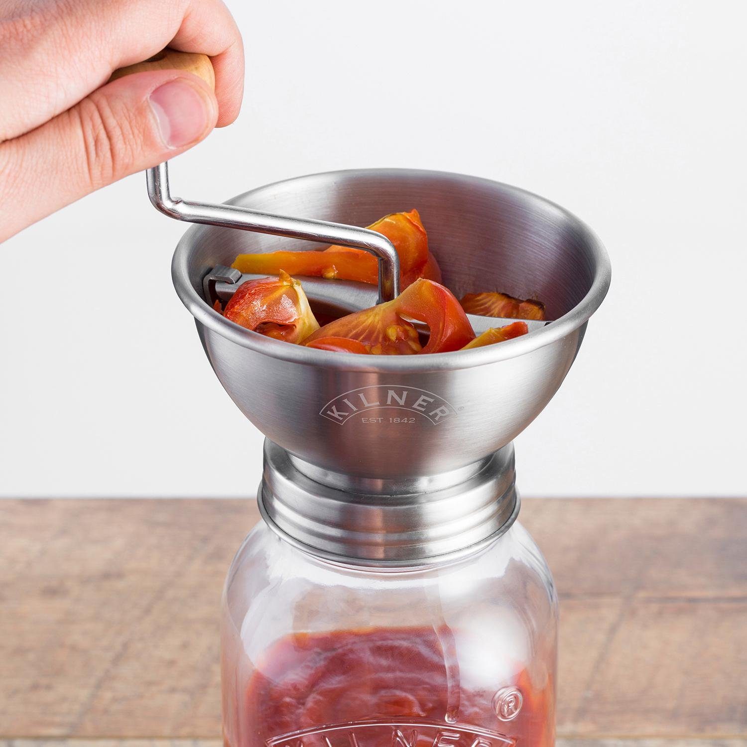 inkl. KILNER Liter 1 Entsafter "Saucenpresse", Trichter,