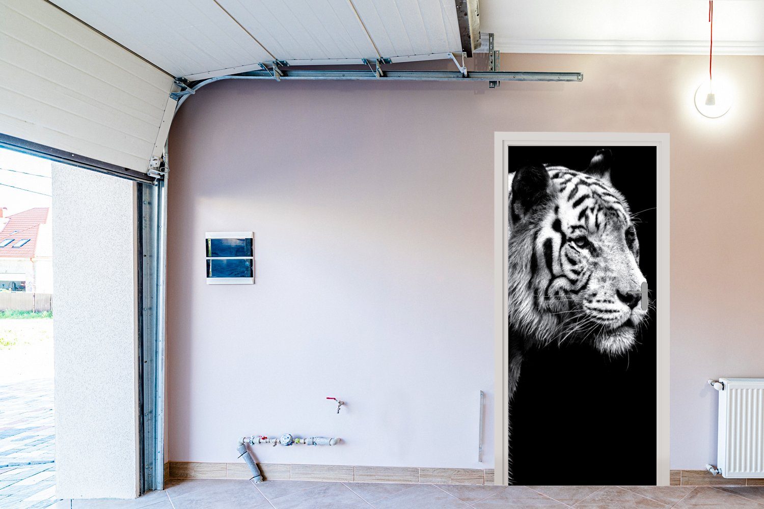 Türaufkleber, Fototapete und für Tiger schwarz 75x205 MuchoWow Tür, in St), Türtapete Matt, bedruckt, weiß, Tierprofil cm (1