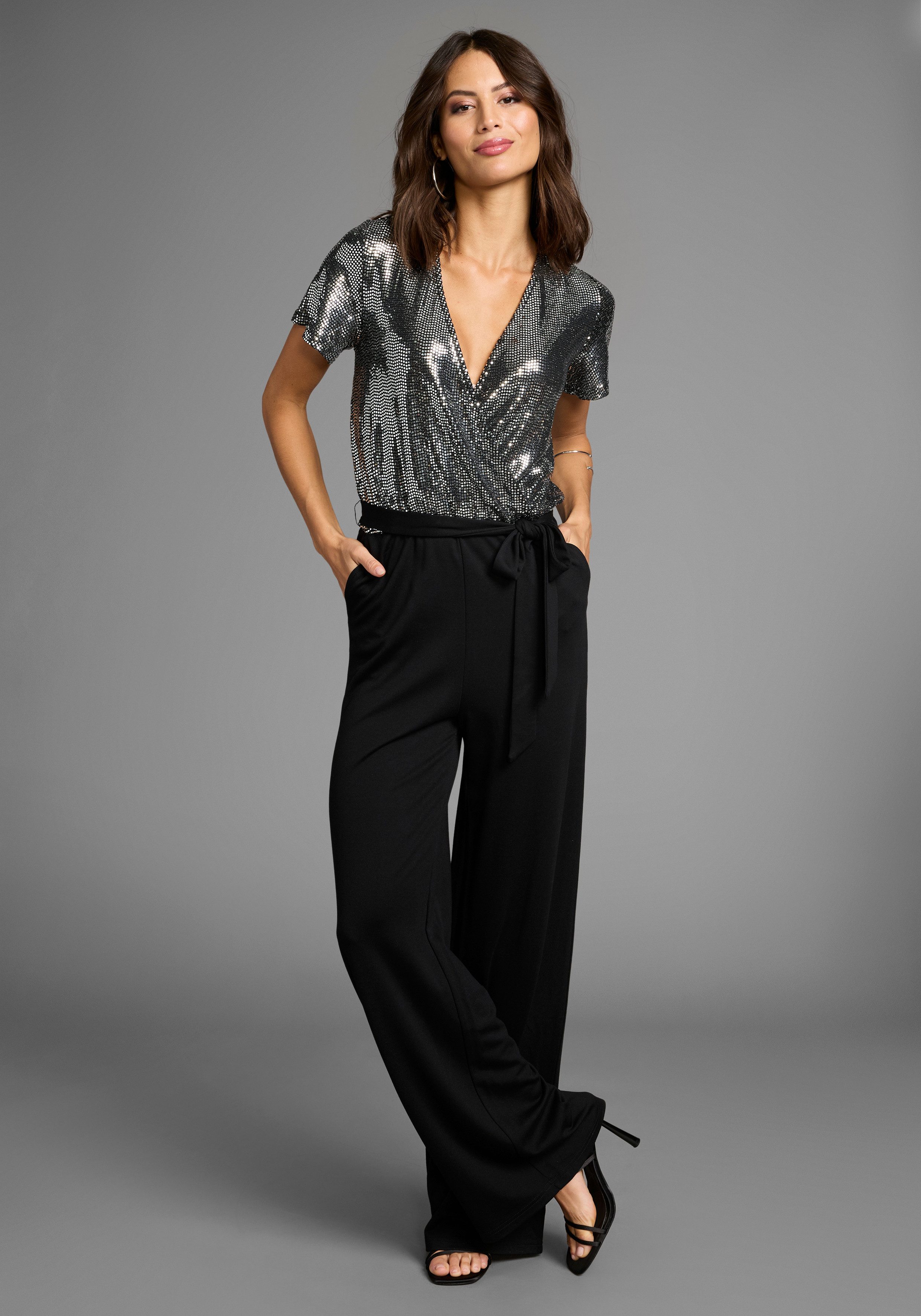 Laura Scott Jumpsuit mit Glitzereffekten und Gürtel günstig online kaufen