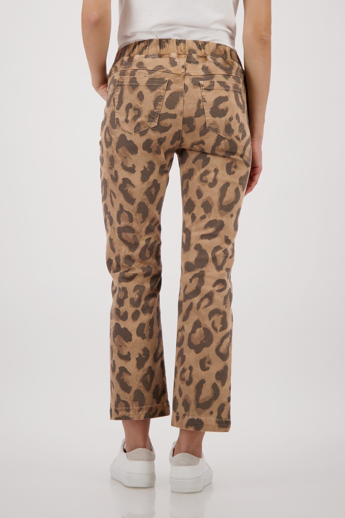 Monari Jogger Pants Leo allover 70cm Regular fit mit Leo-Print günstig online kaufen