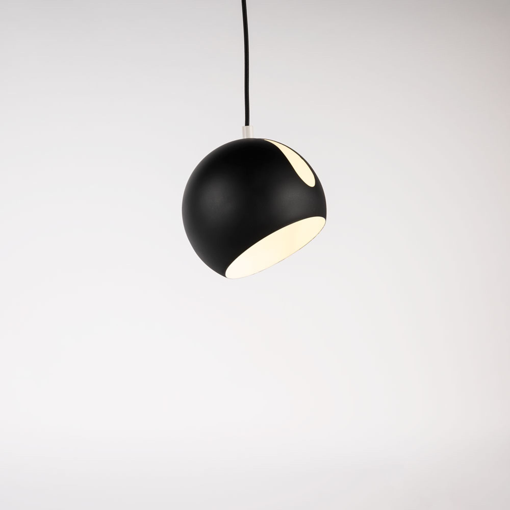 s.luce Pendelleuchte Galerieleuchte Ball tauschbarer Schirm 5m Abhängung Schwarz