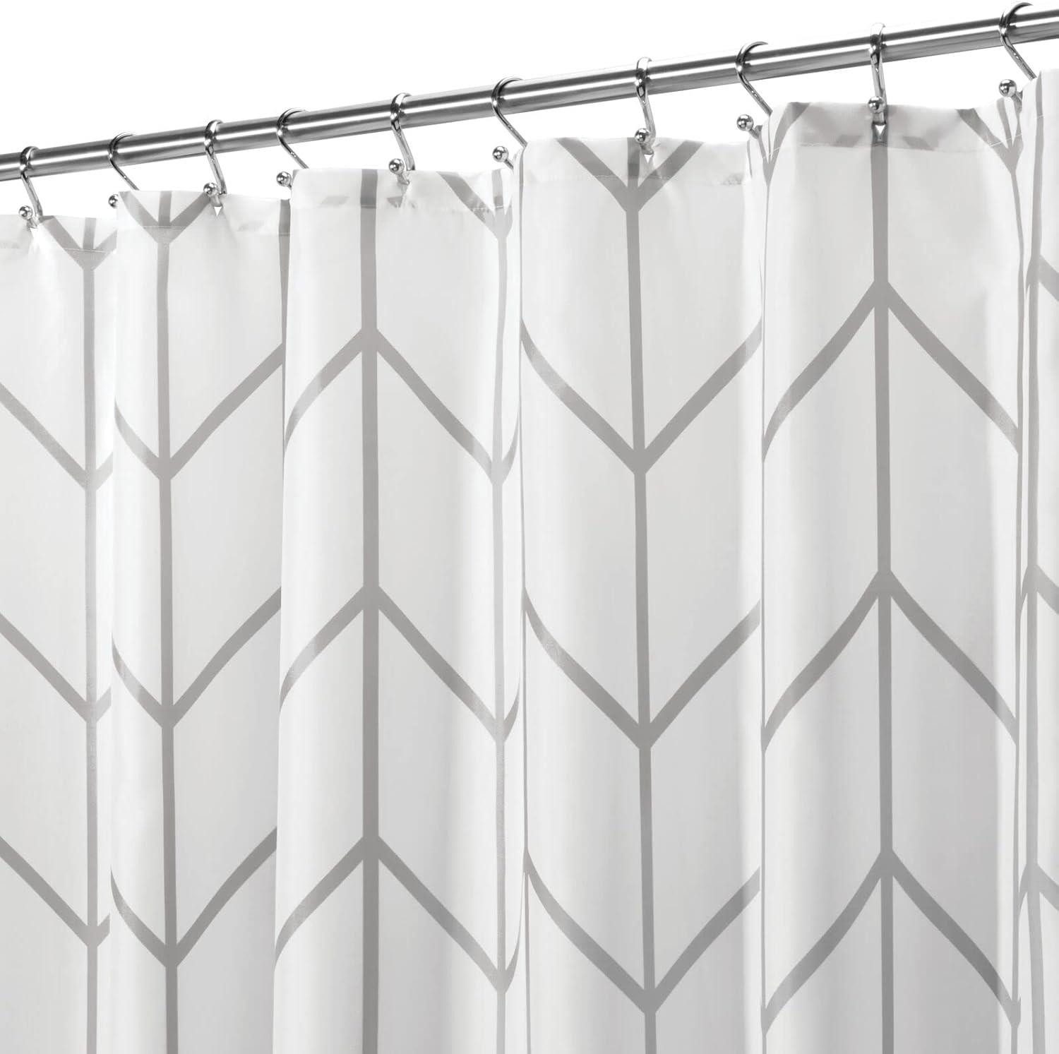 mDesign Badaccessoire-Set mDesign Duschvorhang Badewannenvorhang Duschgardine Grau/Weiss Fisch