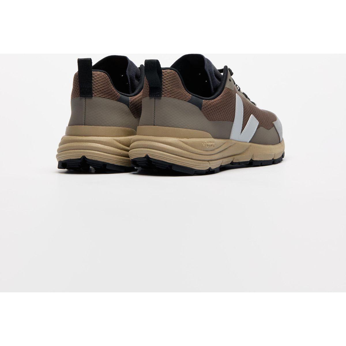 VEJA Dekkan Alveomesh Men Sneaker Nachhaltige Herren-Sneaker mit recyceltem Alveomesh für