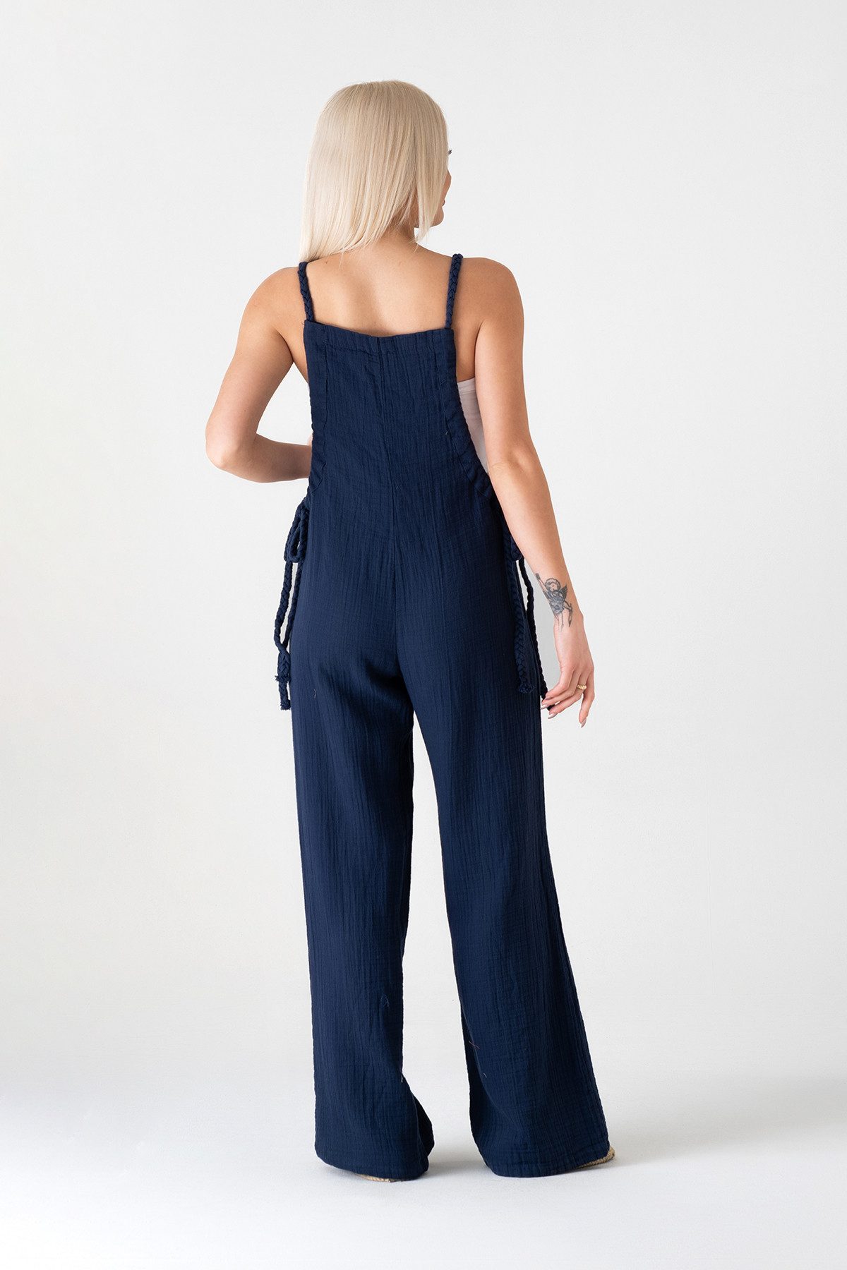 WENOR Overall Damen Jumpsuit Musselin mit Flechtträgern – locker & größenverstellbar – Bild 4 von 5