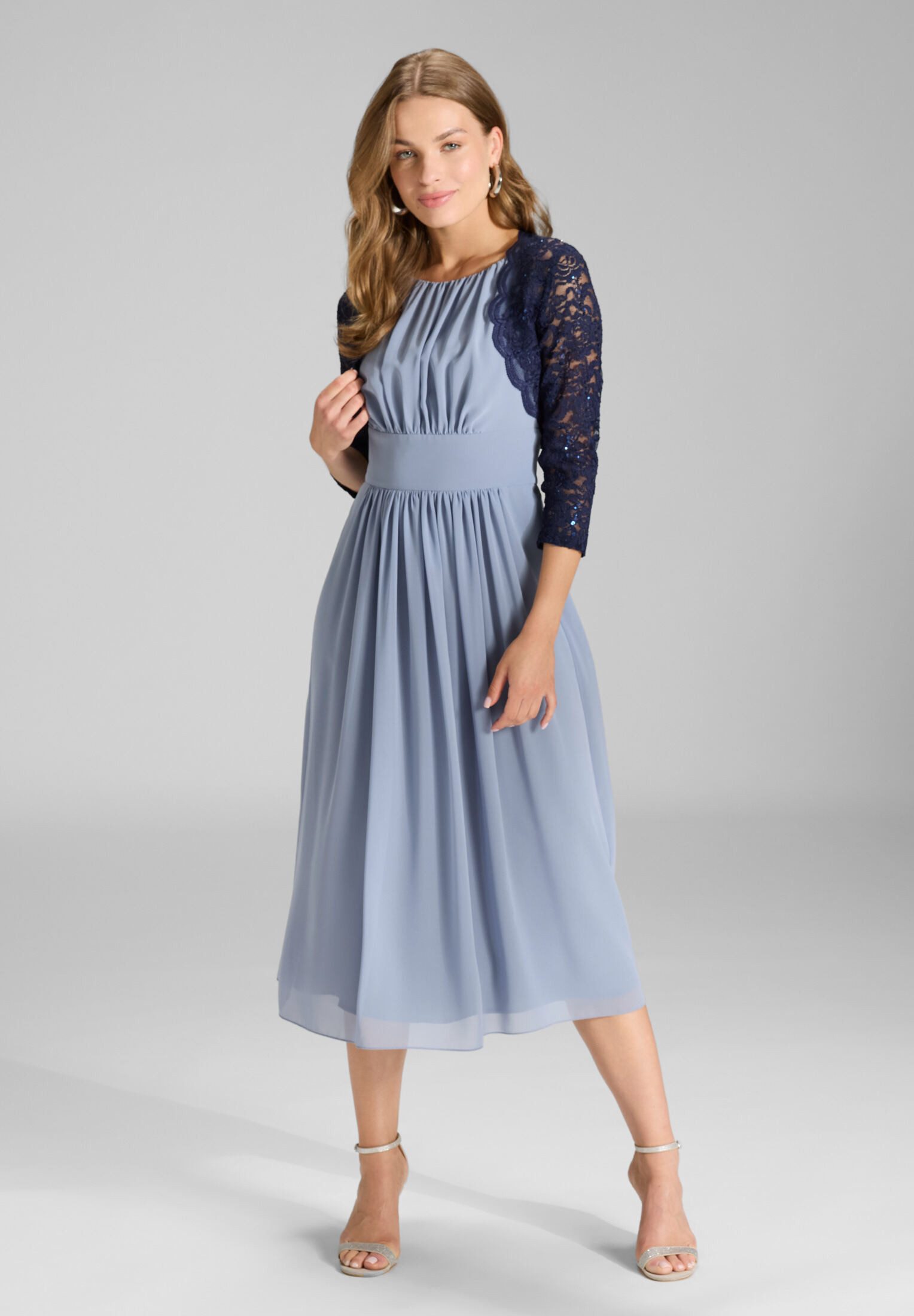 SWING Boleroblazer Bolero aus Spitze mit Bogenkante Figurbetonter Schnitt