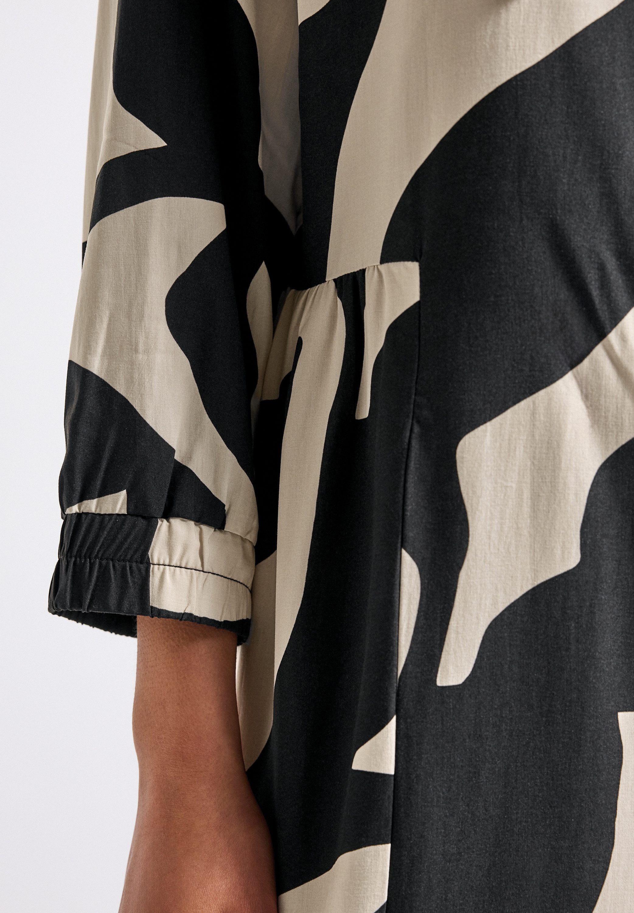 STREET ONE Midikleid mit grafischem Muster und 3/4 -Arm – Bild 5 von 5