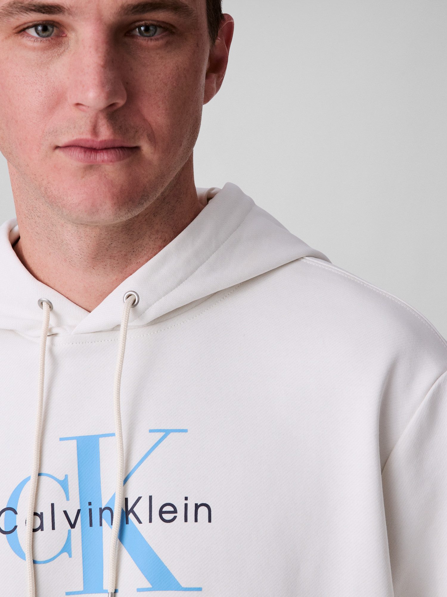 Calvin Klein Jeans Kapuzensweatshirt 400GSM TERRY MONOLOGO HOODIE Mit Rundhalsausschnitt