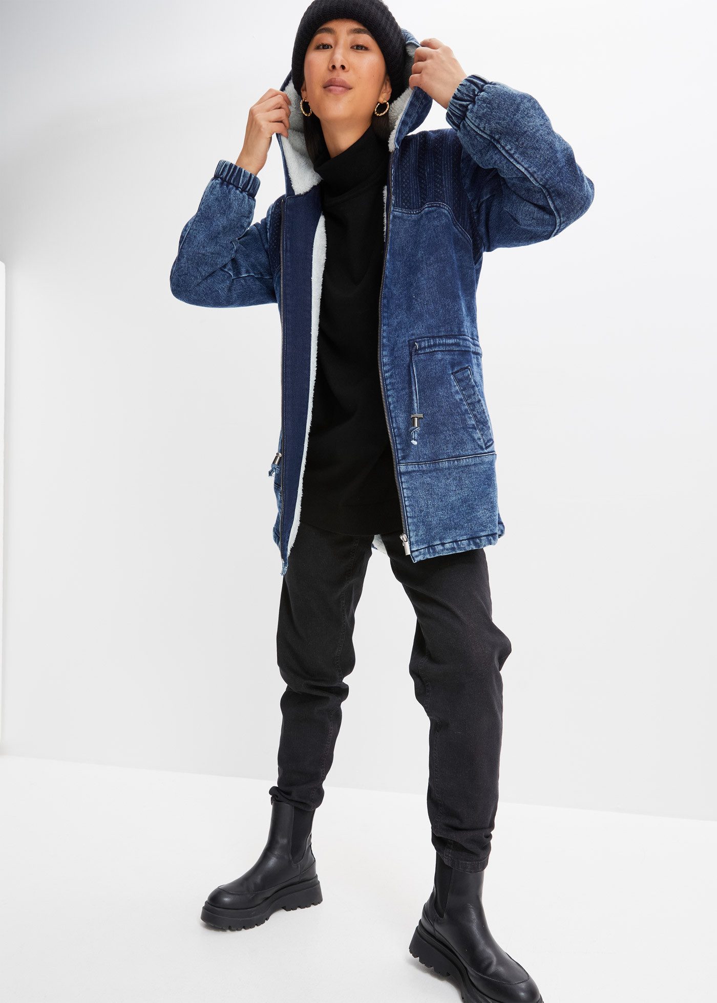 bonprix Parka lässiger Jeans-Look, mit flauschigem Teddyfell-Futter, mit Kapuze