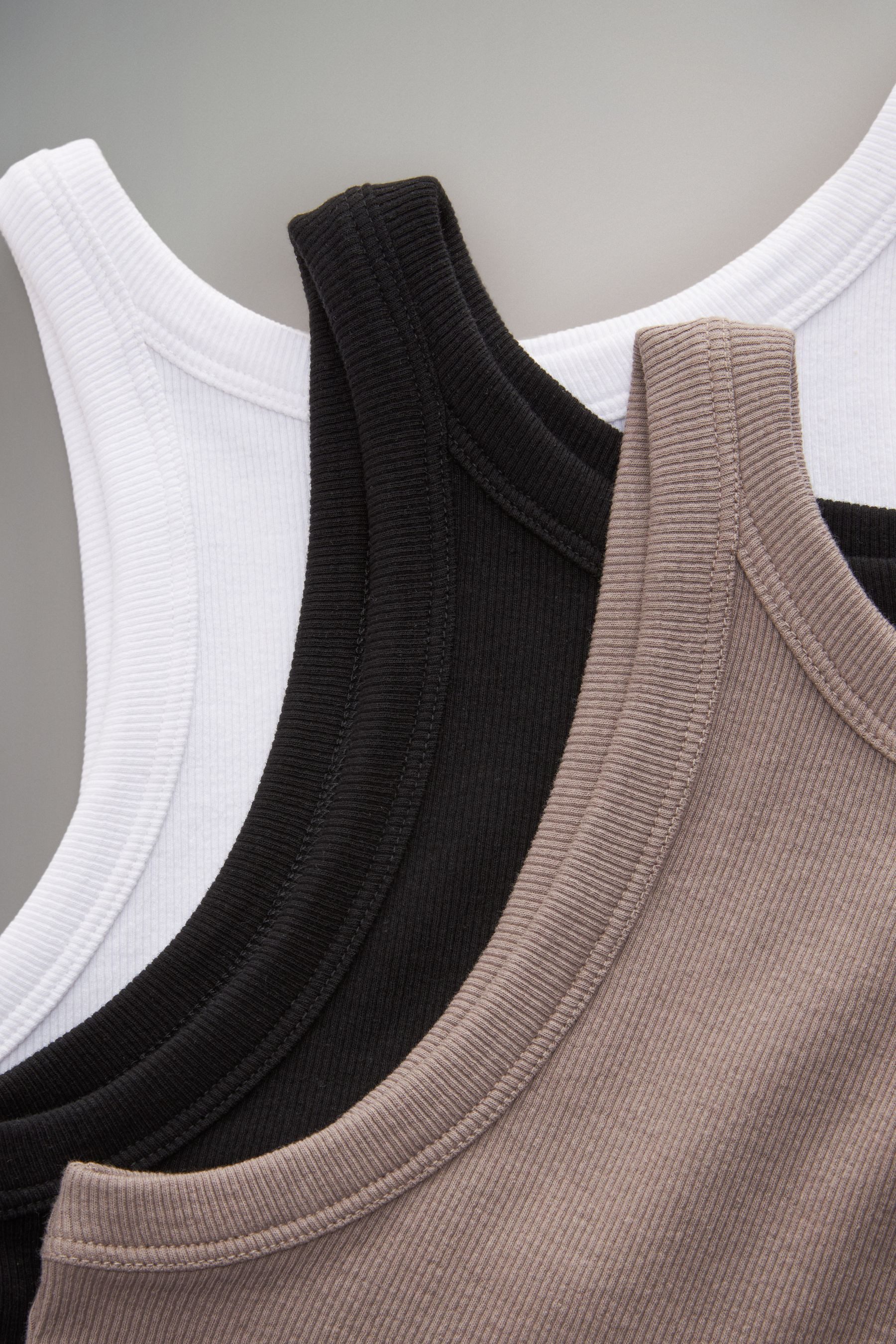 The Set Shirttop 3er-Set gerippte Trägertops mit Ringerrücken (3-tlg)