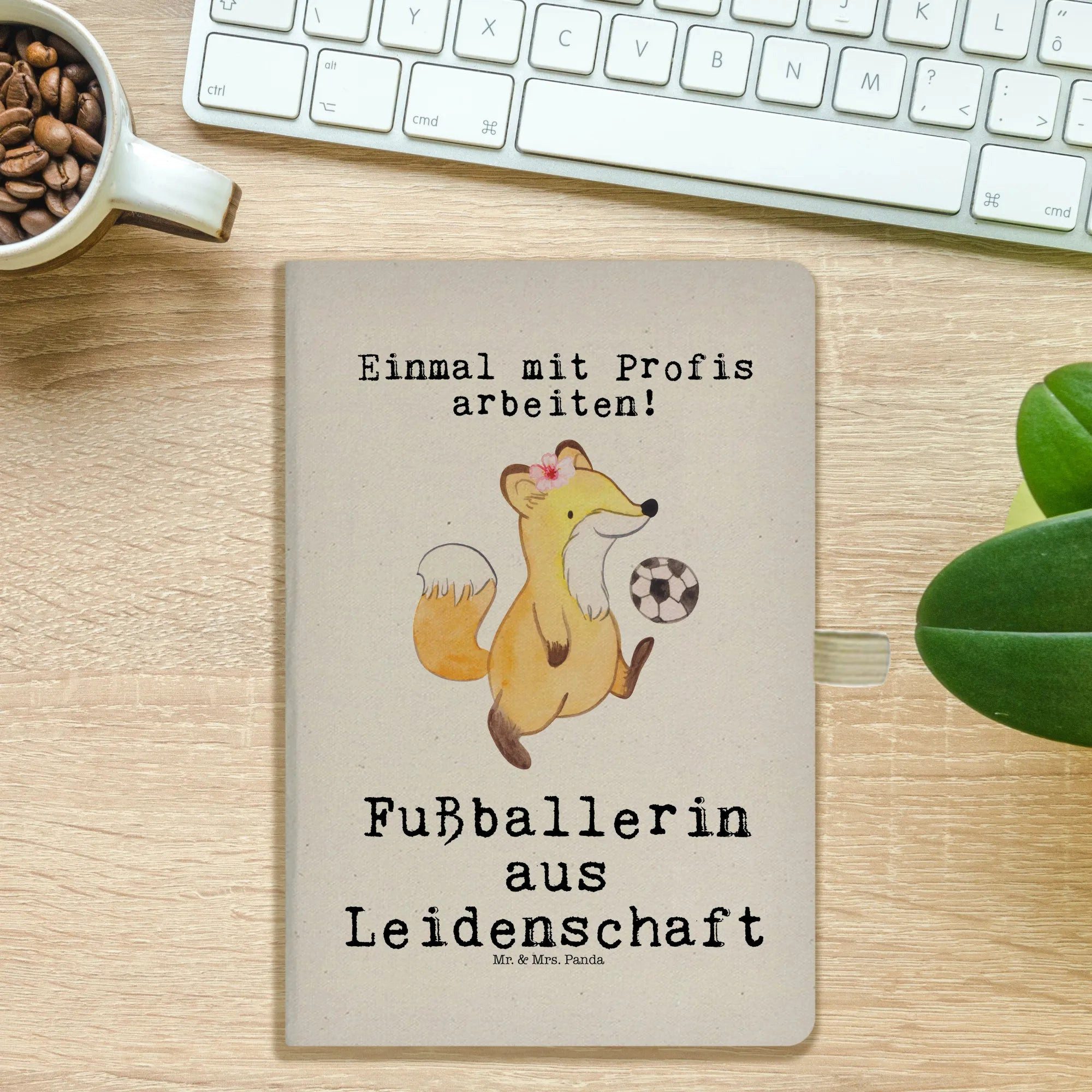 Thumbnail - Mr. & Mrs. Panda Notizbuch Fußballerin Leidenschaft - Transparent - Geschenk, A5 Notizbuch Perso Mr. & Mrs. Panda, Flexi...