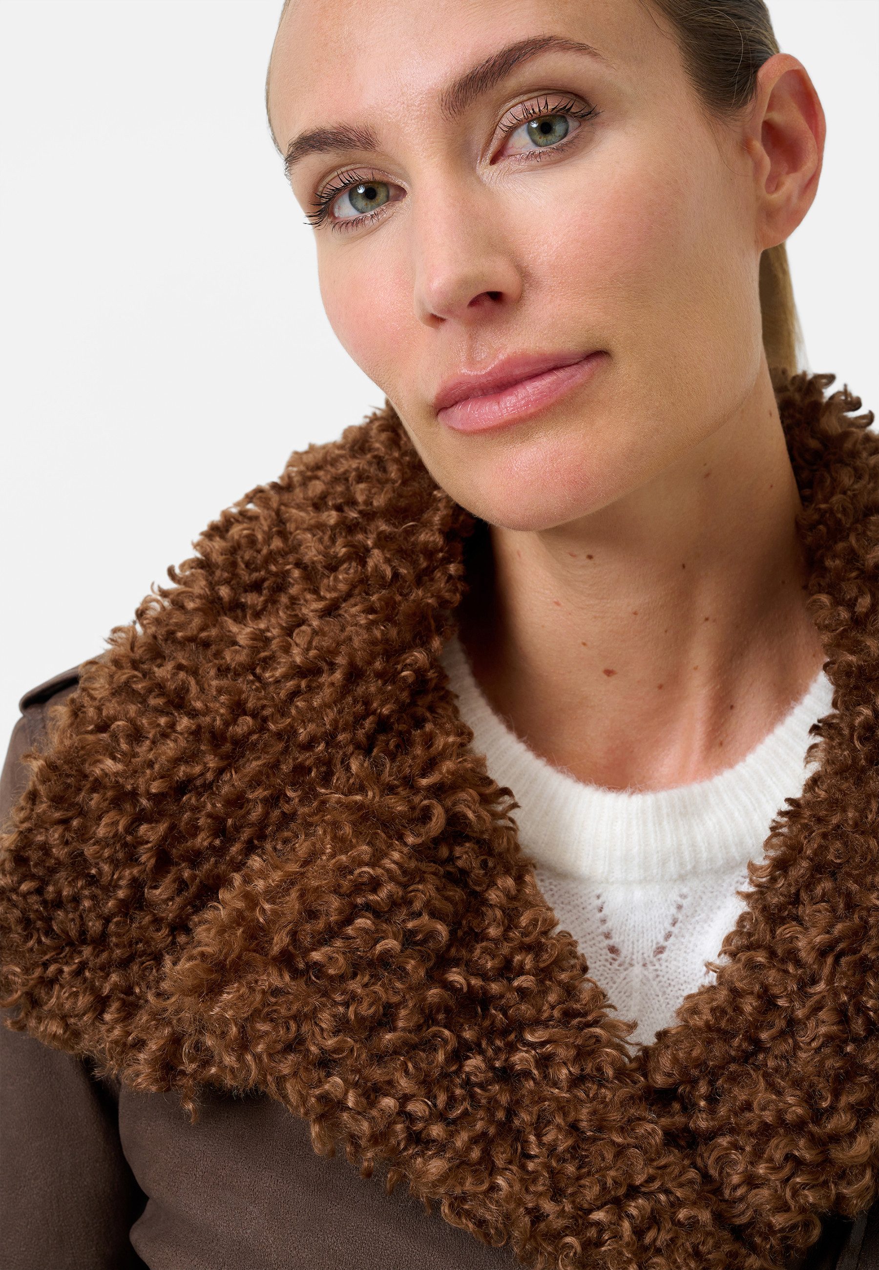 RICANO Lederjacke Natalia Lederjacke aus Lamm-Velour-Leder mit Kunstfellkragen