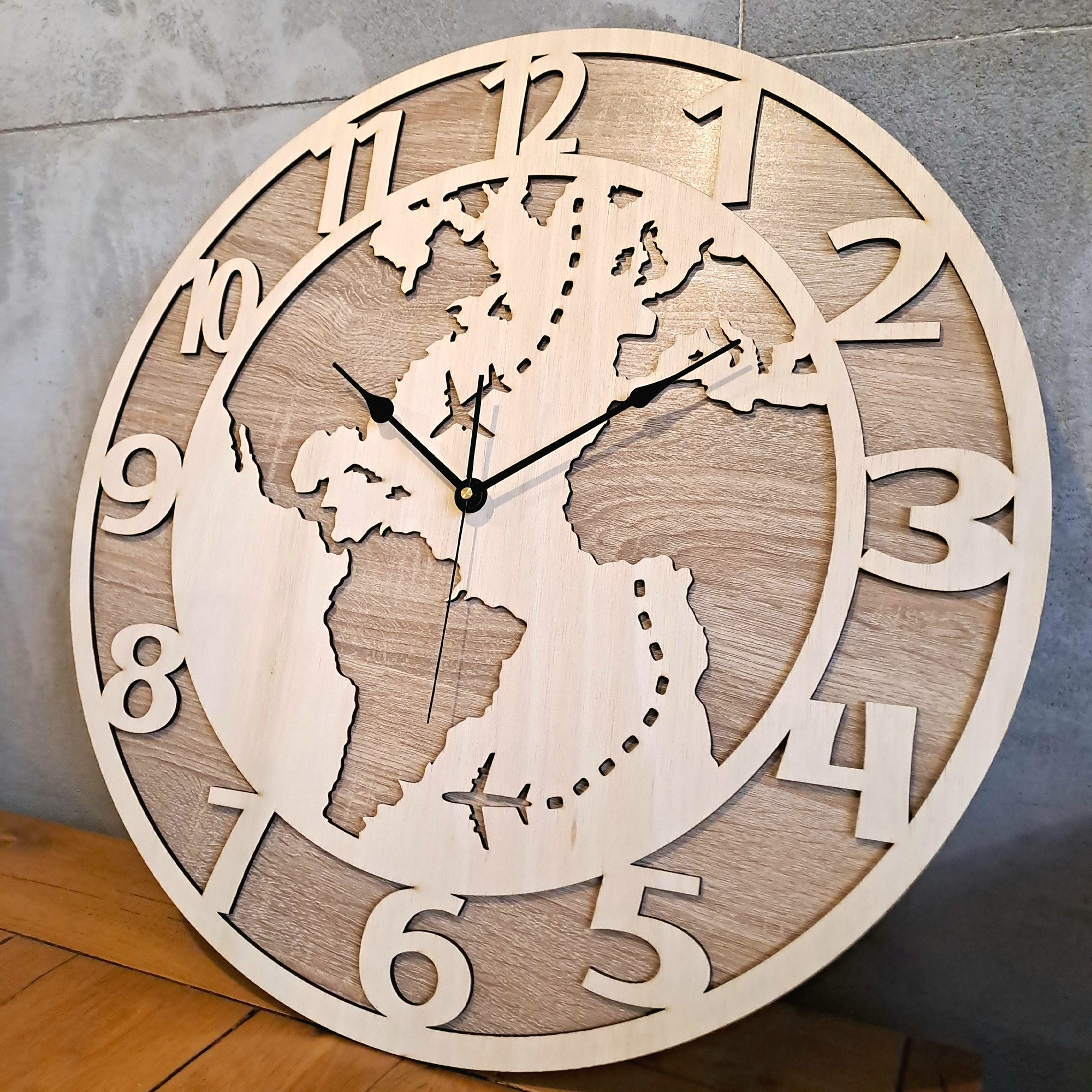 ORNAMENTI Wanduhr Grosse, Moderne, holz Wanduhr für Reisende, Touristen, Weltkarte (ohne Ticken, Wanddeko, Holzdeko, 3 Größen 40, 50, 60 cm, handmade)