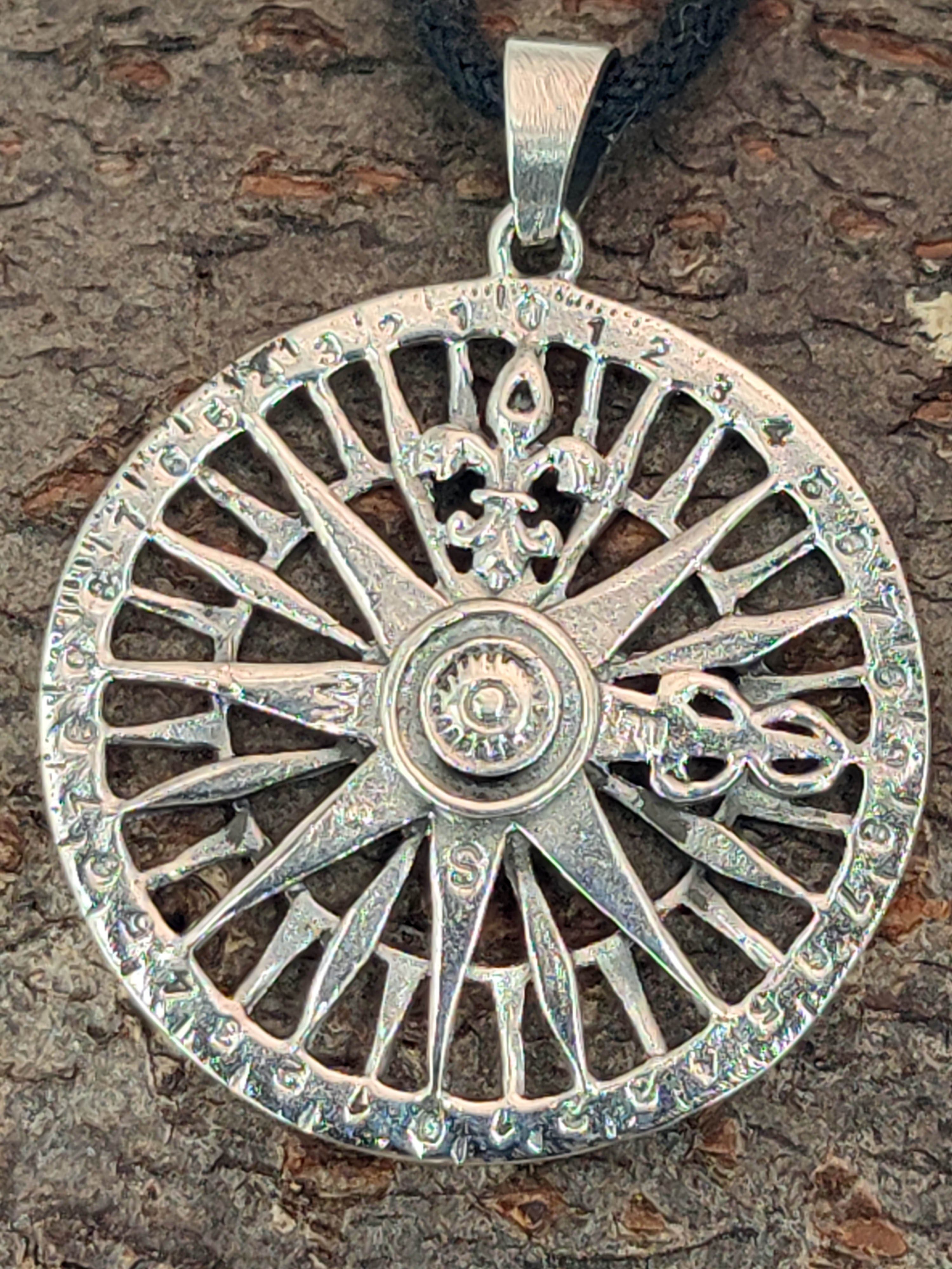 Leather Sterling Silber Windrose Kompass Fleur-de-Lys Anhänger Kettenanhänger of 925 Kiss