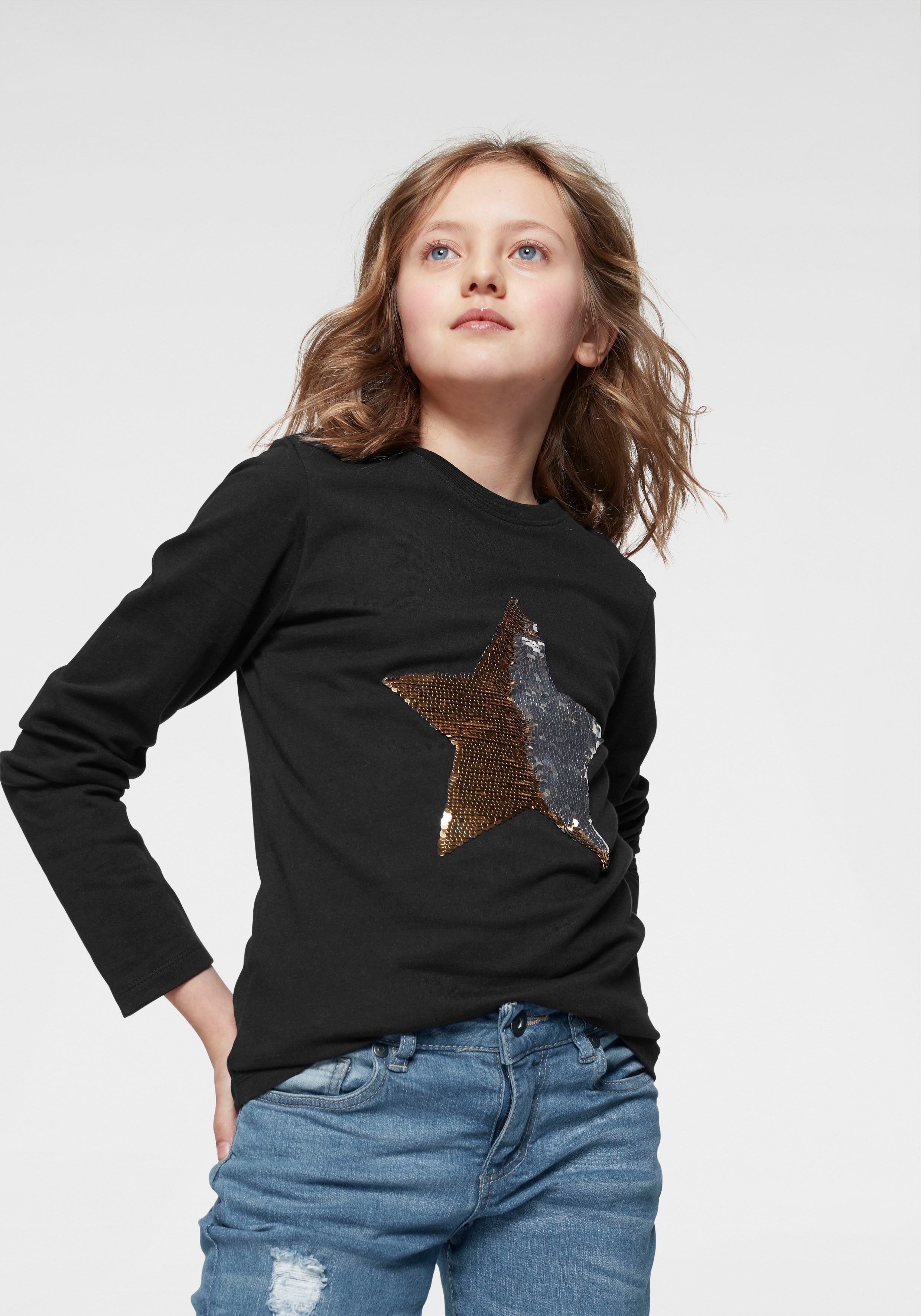 KIDSWORLD Langarmshirt mit STERN Applikation Langarm, taillierter Schnitt, mit glitzernden Pailletten